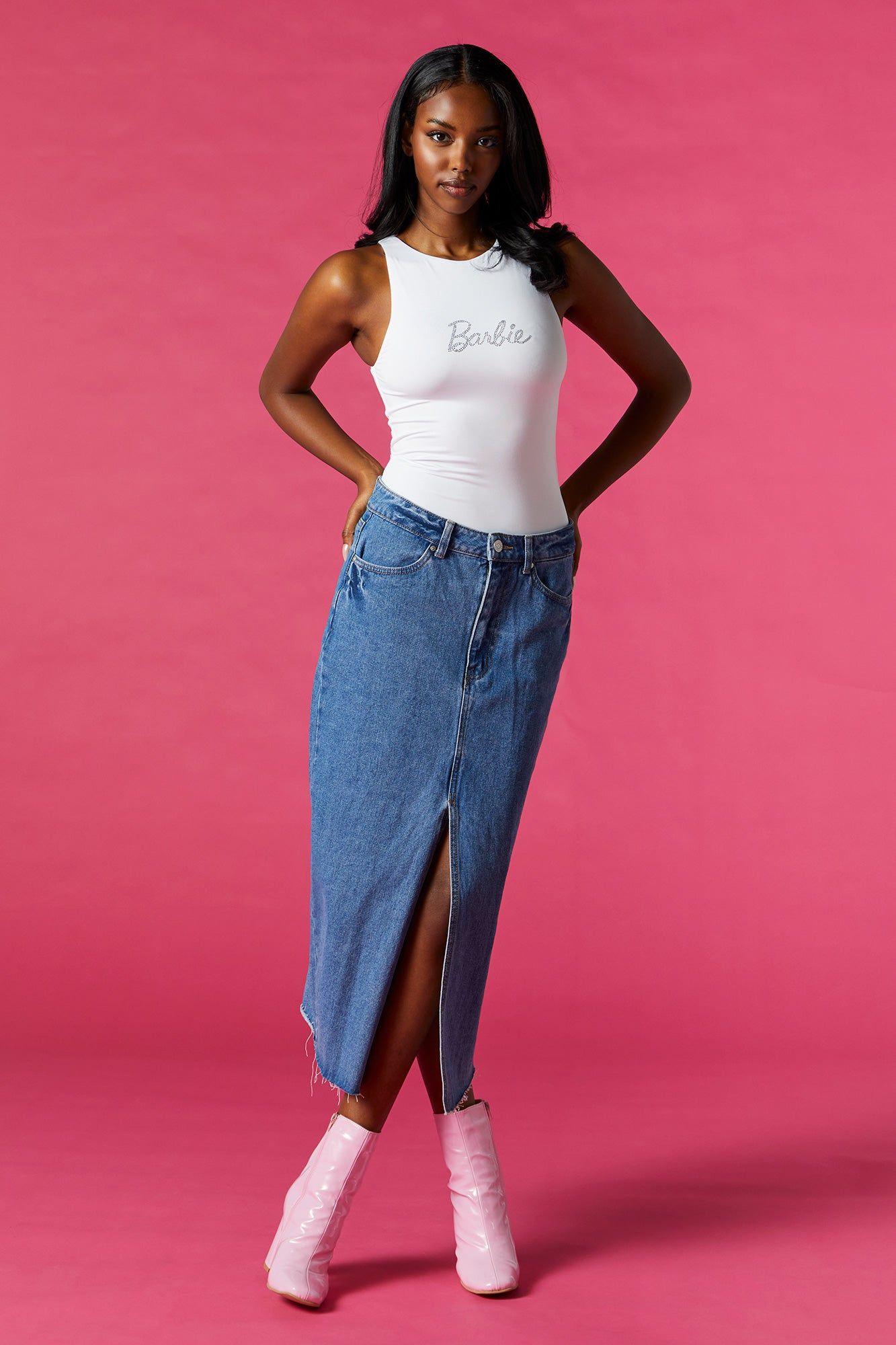 Maillot profilé à imprimé Barbie™ avec pierres du Rhin sold by Urban Planet product image thumbnail 3