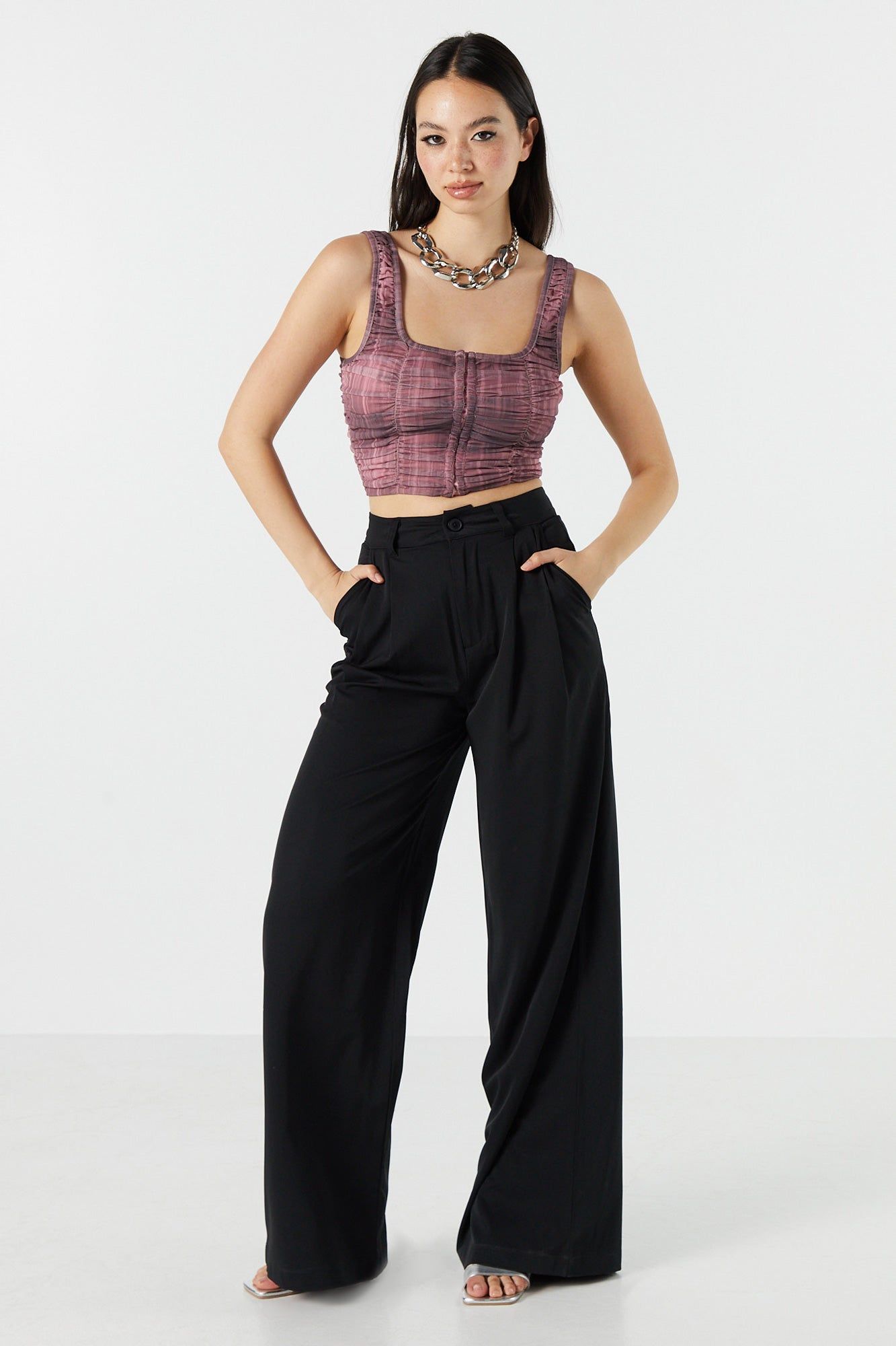 Haut ruché imprimé pourpre avec agrafes et encolure carrée sold by Urban Planet product image thumbnail 3