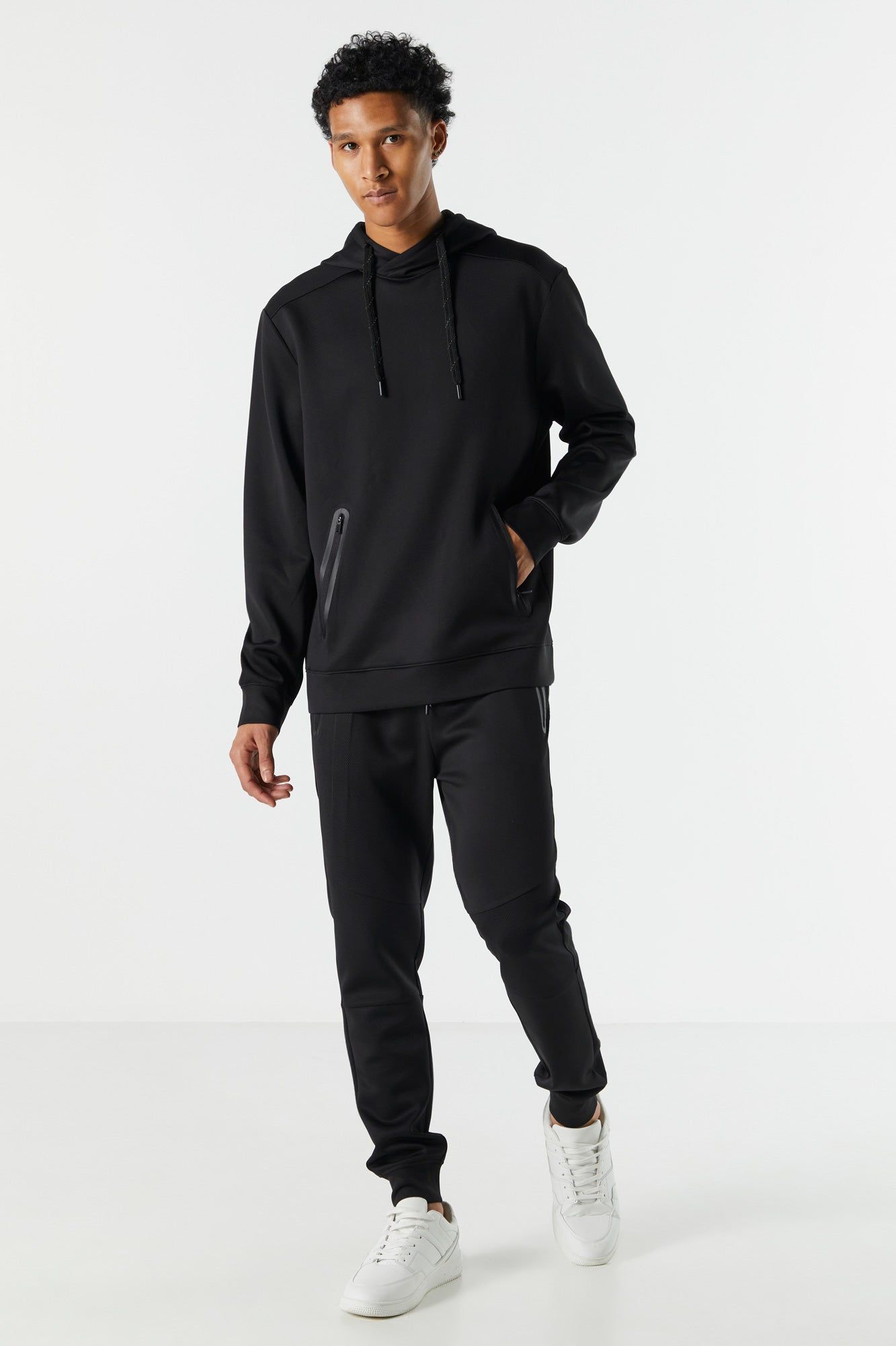 Pantalon de jogging en molleton avec filet et poches à fermeture à glissière sold by Urban Planet