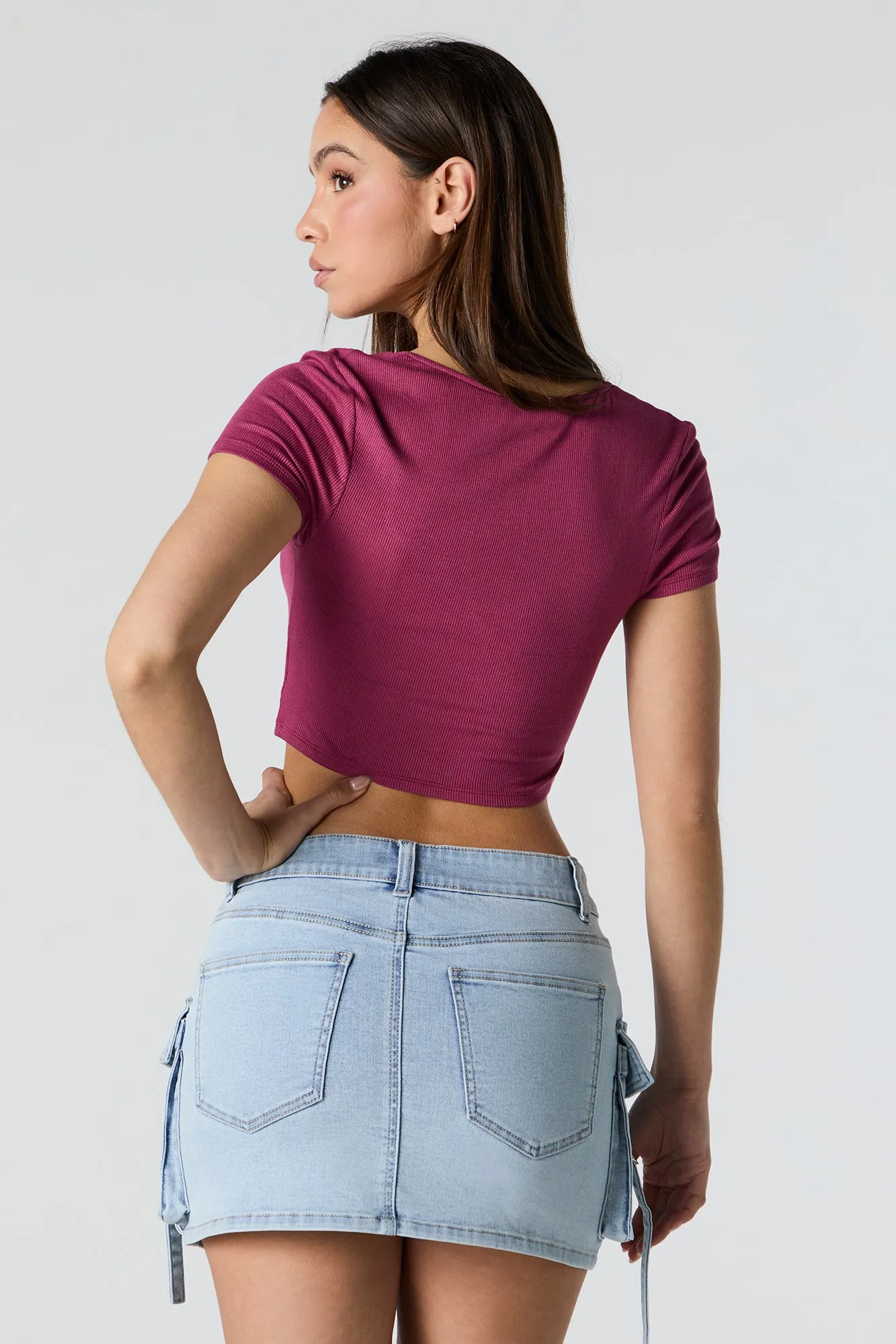 Minijupe cargo en denim avec anneau en D sold by Urban Planet product image thumbnail 5