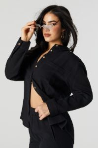 Haut boutonné texturé sold by Urban Planet
