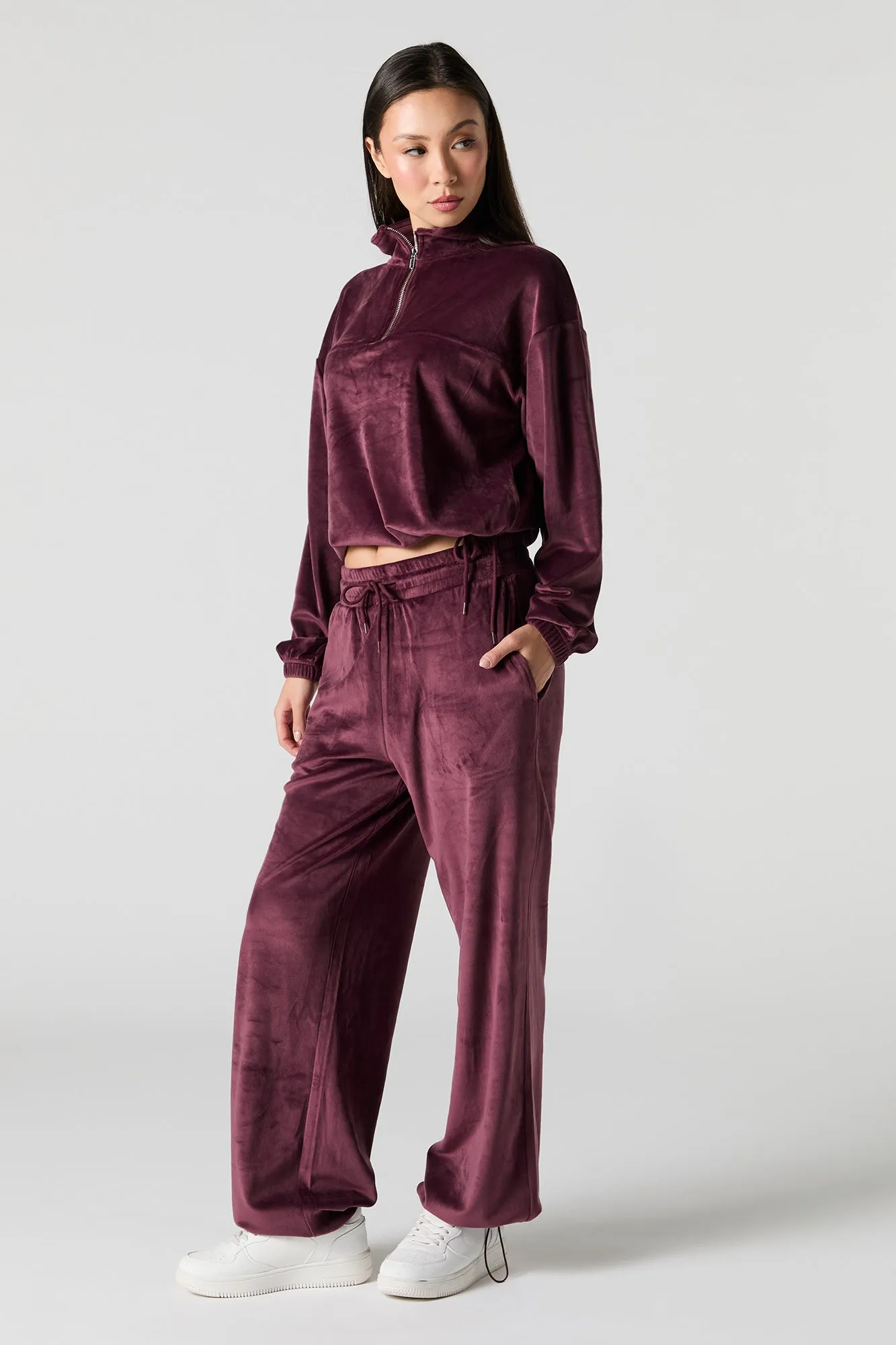 Pantalon d'entraînement en velours avec ourlet à barillet sold by Urban Planet