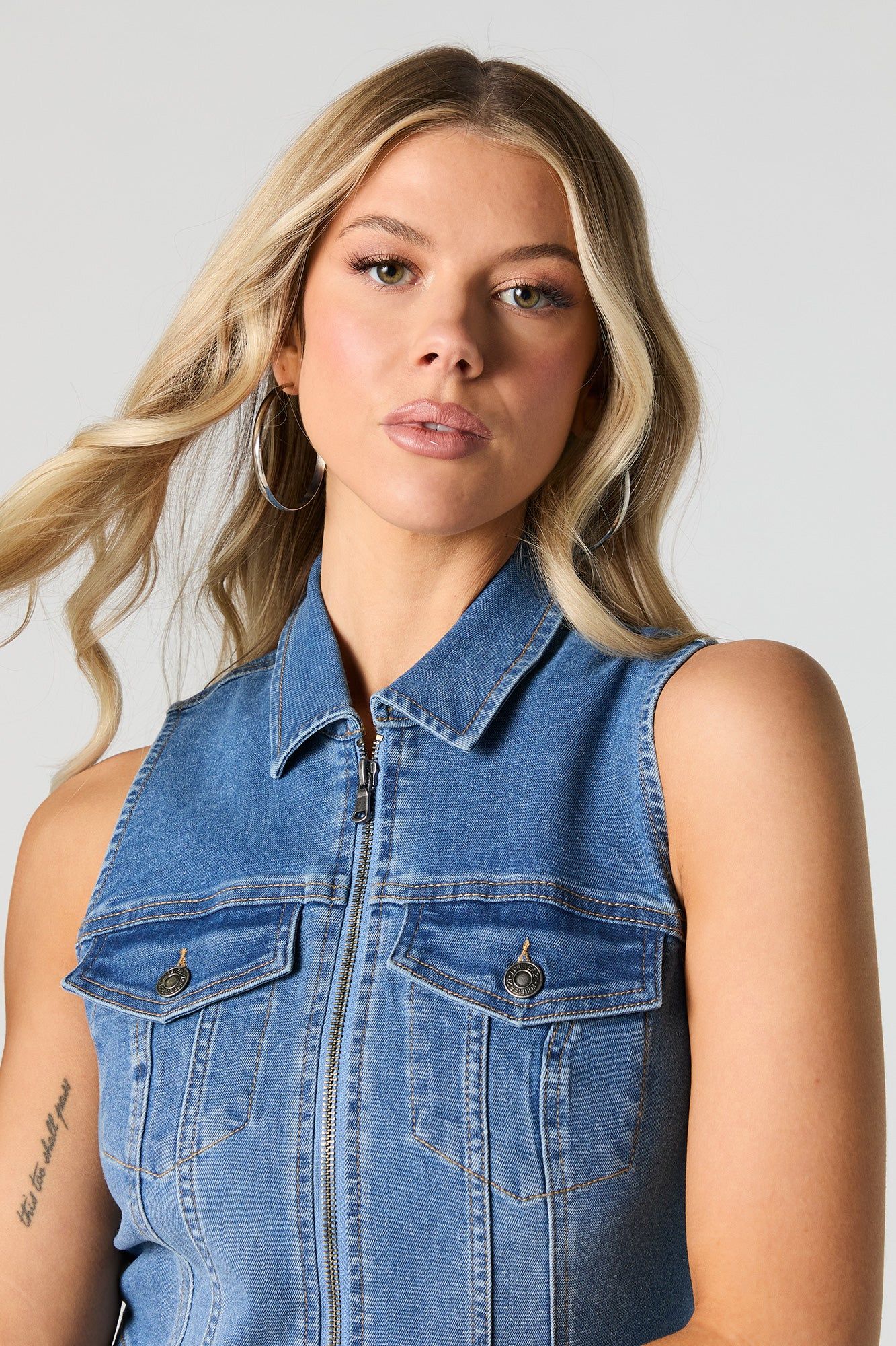 Minirobe en denim avec col et fermeture à glissière sold by Urban Planet product image thumbnail 4