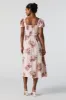 Robe midi avec motif de roses, manches bouffantes et encolure en coeur sold by Urban Planet