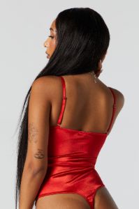 Maillot-corset en satin avec liséré de dentelle sold by Urban Planet