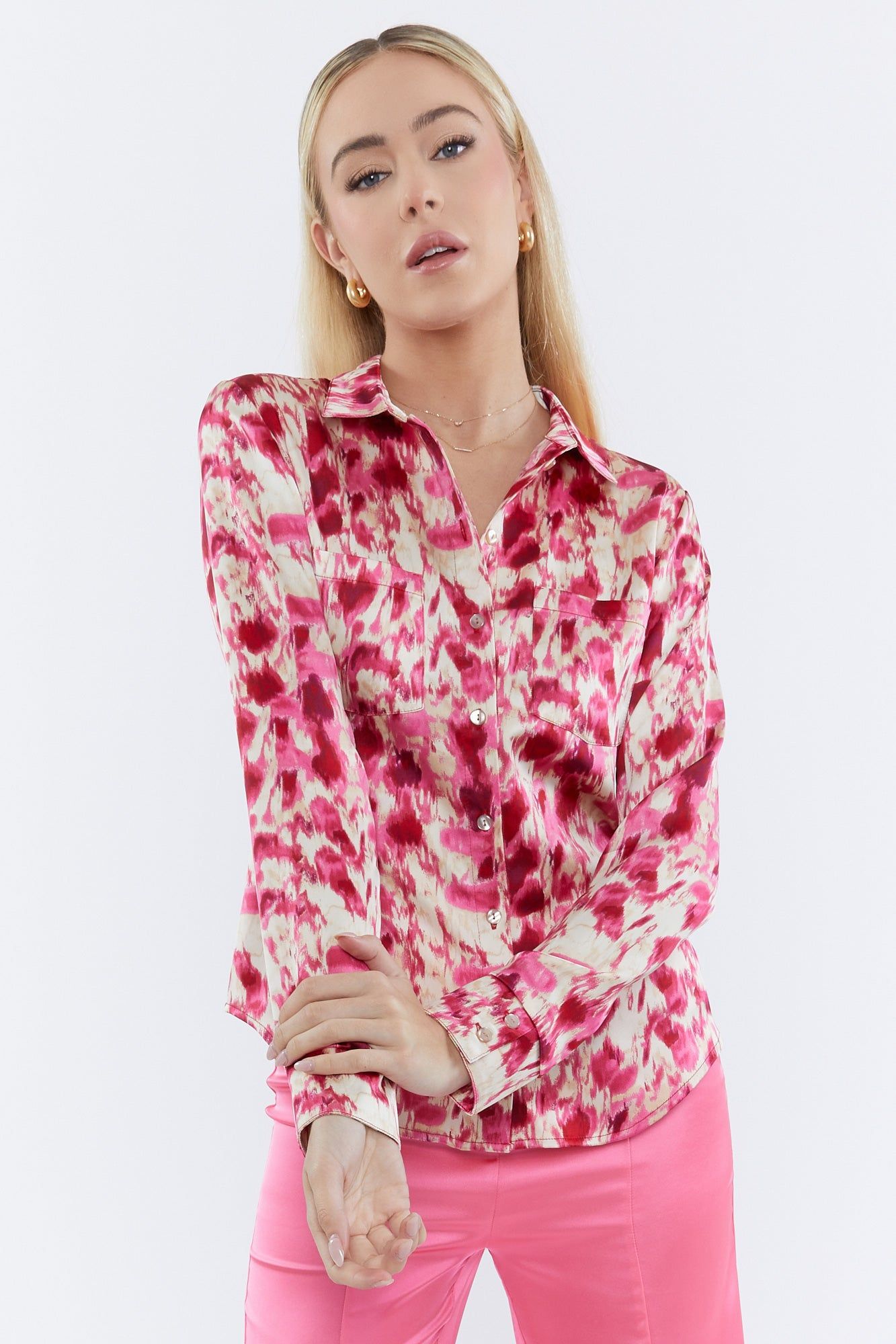 Haut boutonné en soie sold by Urban Planet