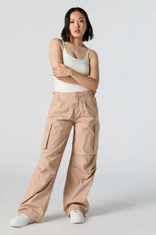 Pantalon cargo avec barillets à l'ourlet sold by Urban Planet