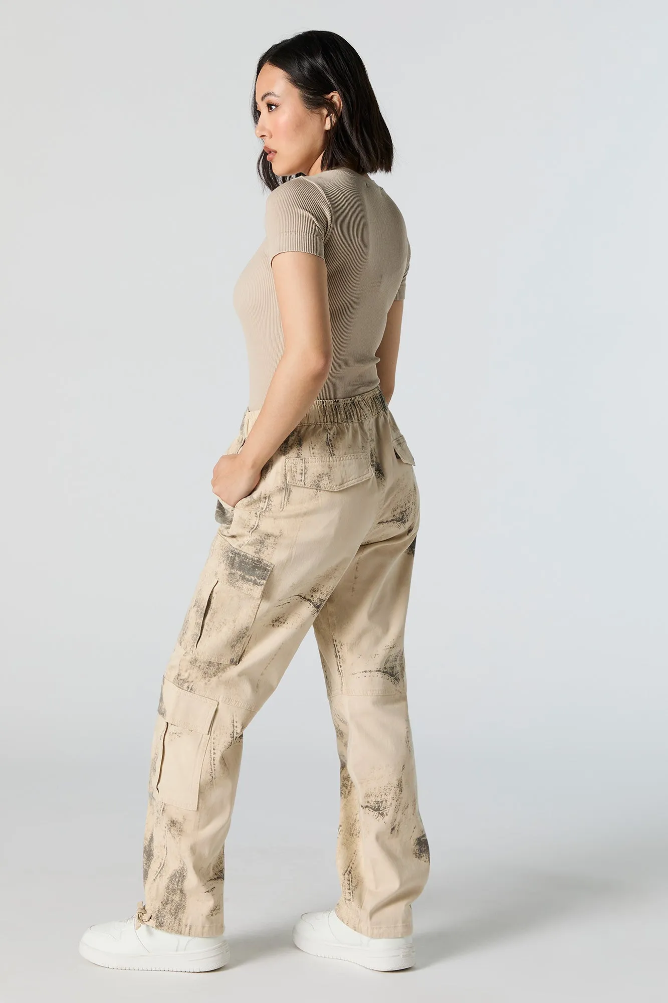 Pantalon cargo imprimé avec taille élastique et attaches à l'ourlet sold by Urban Planet product image thumbnail 4