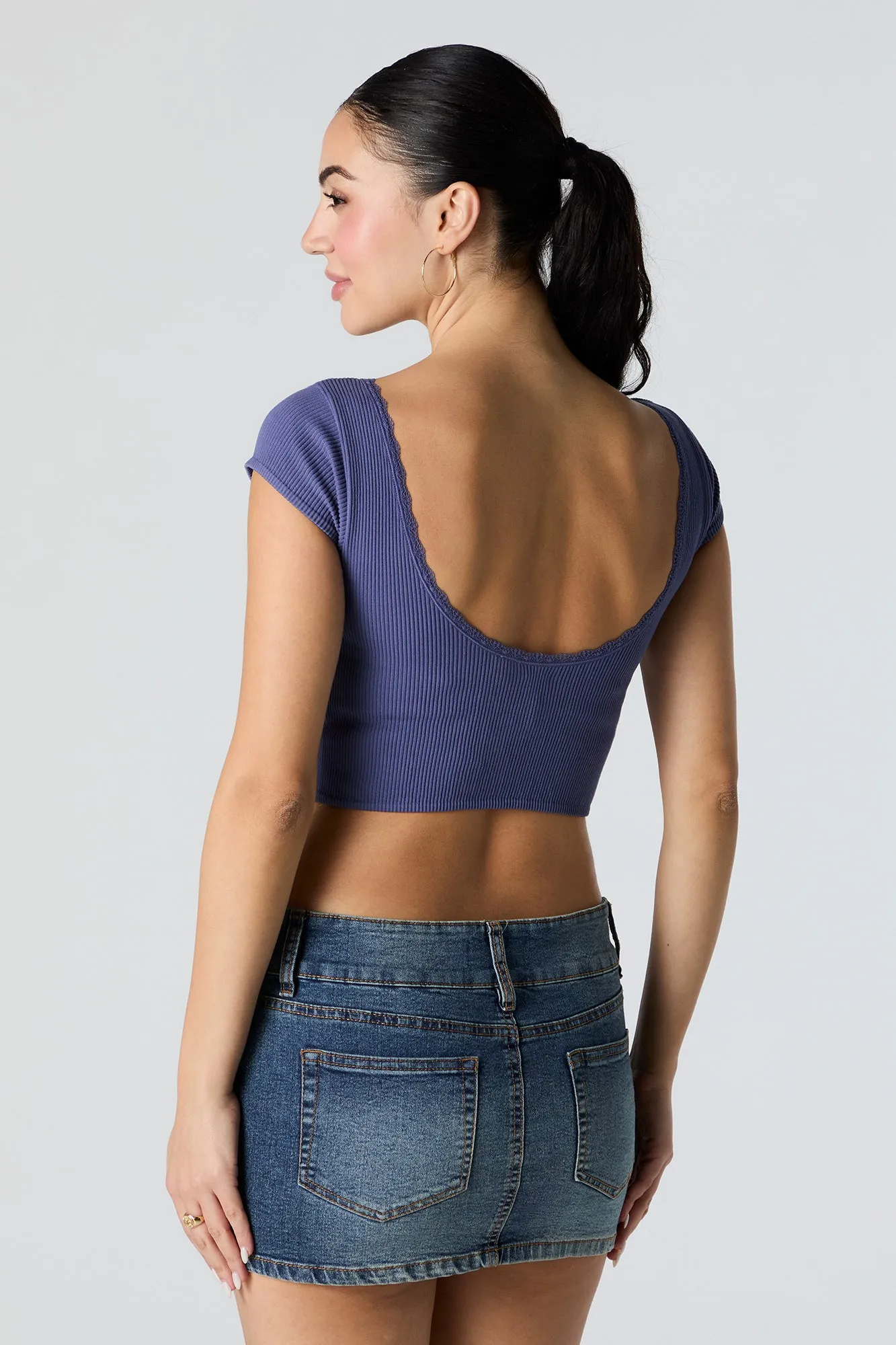 Haut côtelé à manches courtes avec ourlet de dentelle sold by Urban Planet product image thumbnail 2