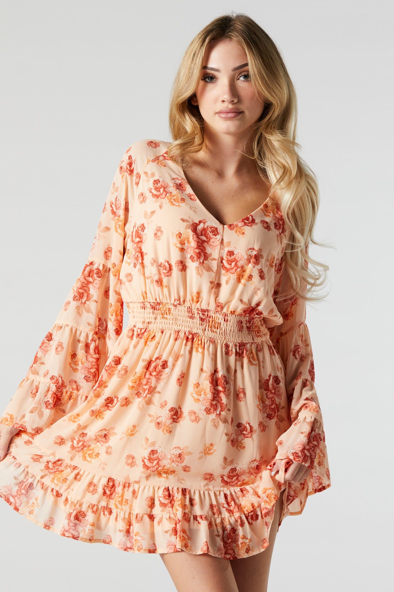 Minirobe fleurie pêche en chiffon à manches longues sold by Urban Planet product image thumbnail 4