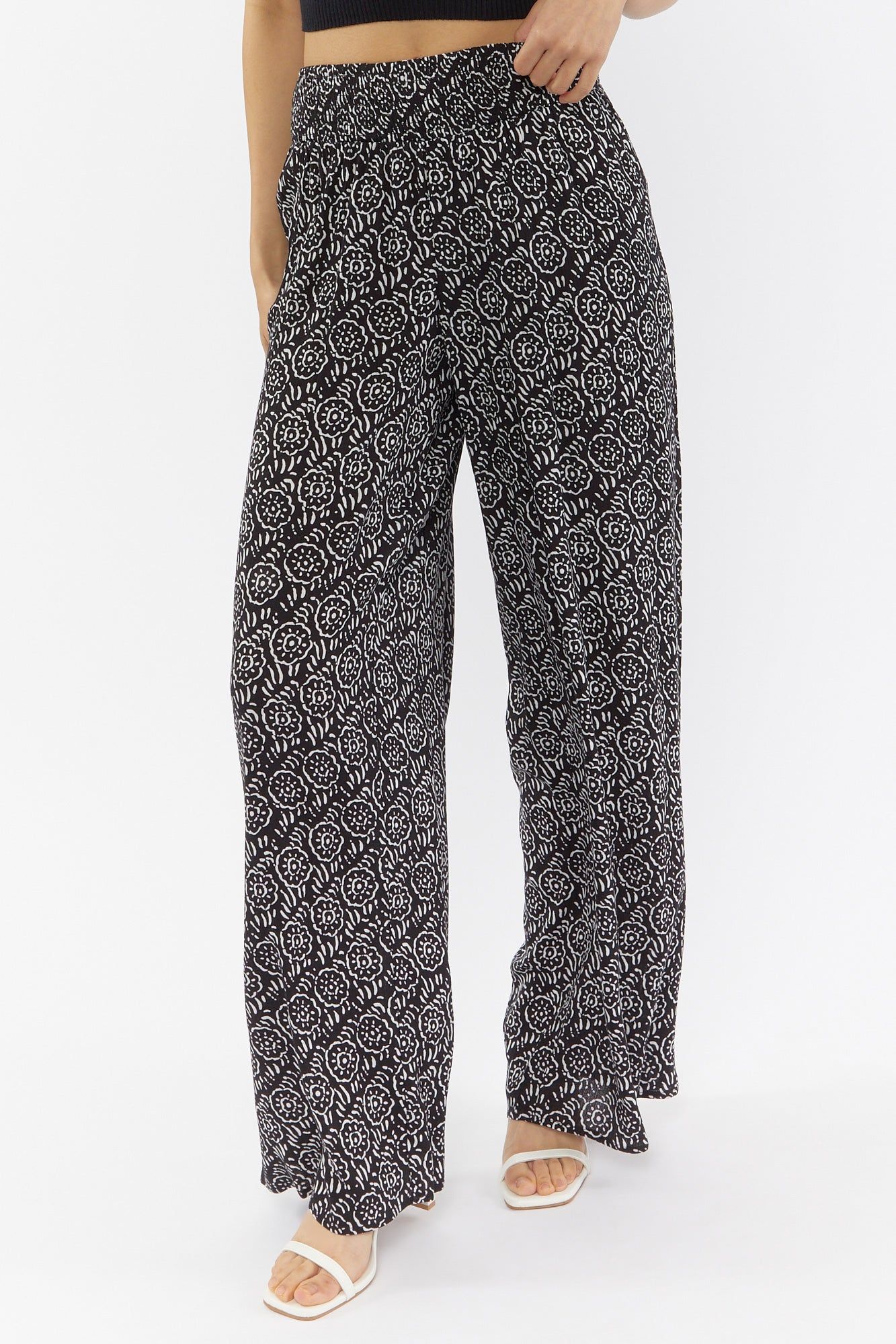 Pantalon à jambe large en lin imprimé noir sold by Urban Planet product image thumbnail 2