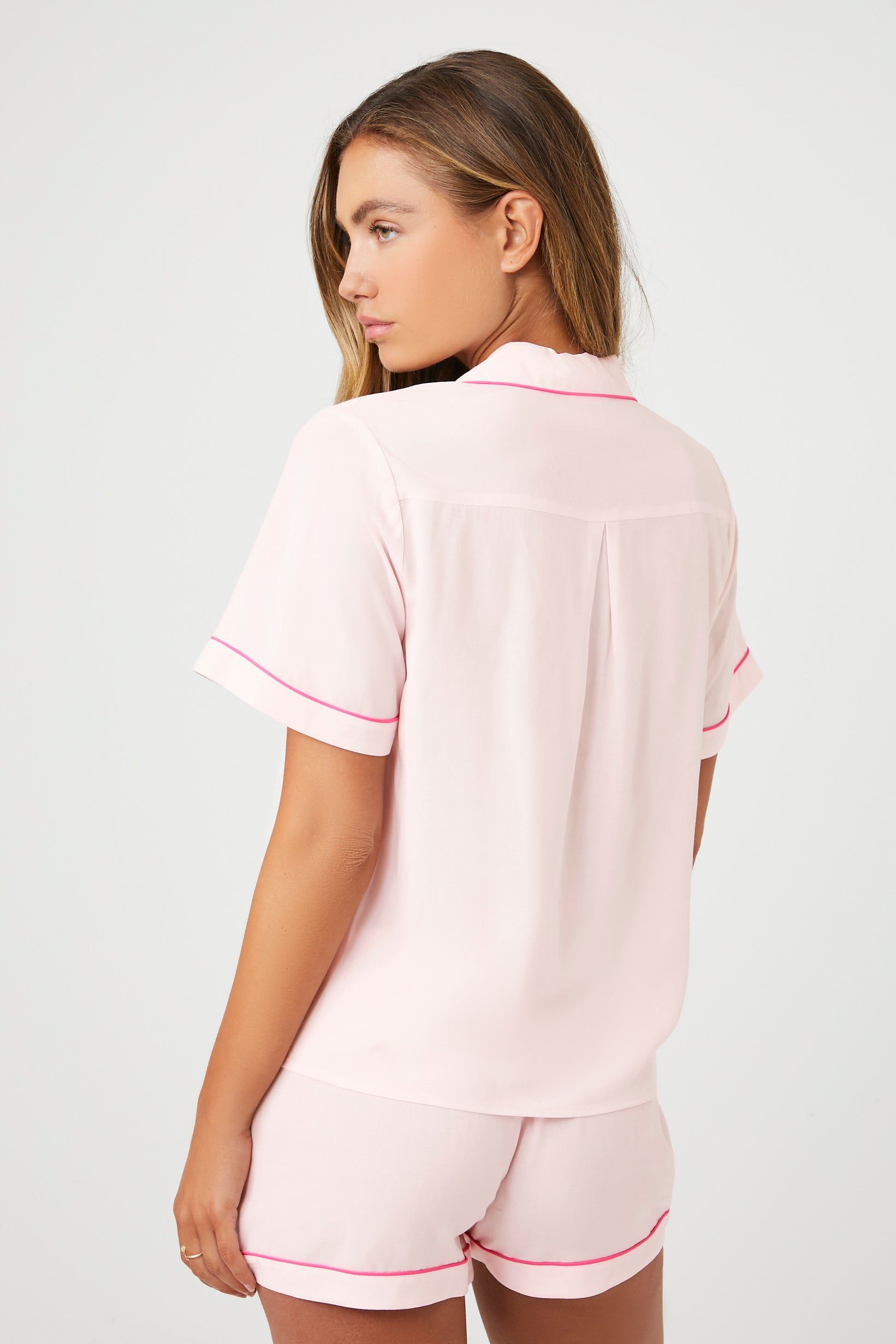 Ensemble pyjama avec chemisier et short à liséré avec passepoil sold by Urban Planet product image thumbnail 2