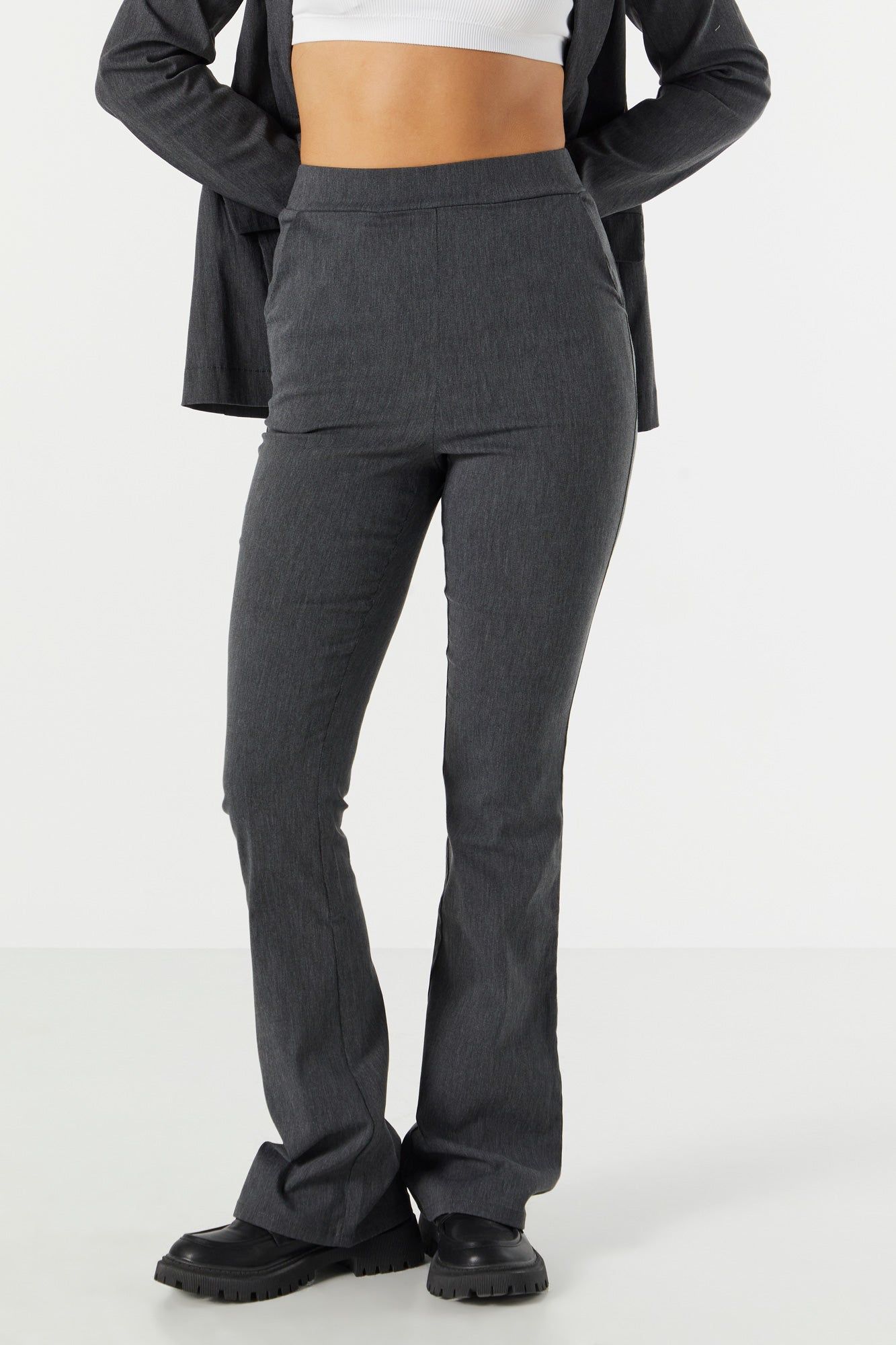 Pantalon mince à jambe évasée et taille haute sold by Urban Planet product image thumbnail 2