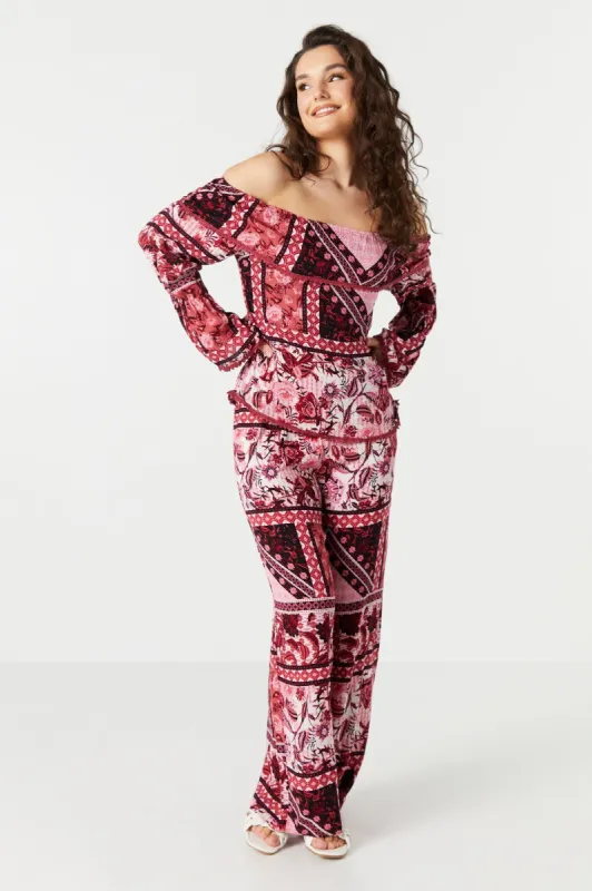 Pantalon à jambe large avec imprimé multiple sold by Urban Planet