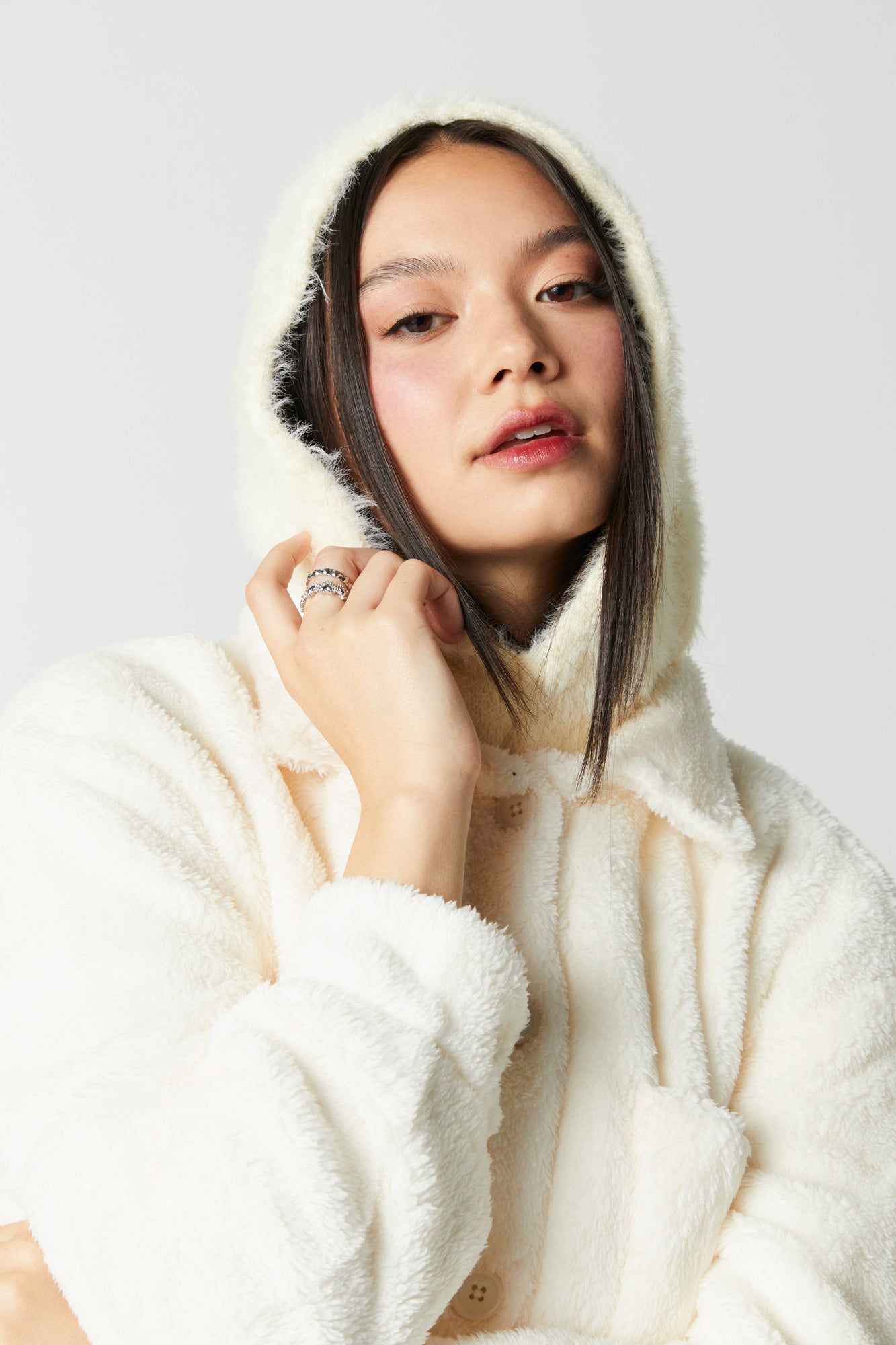 Chapeau-résille pelucheux sold by Urban Planet