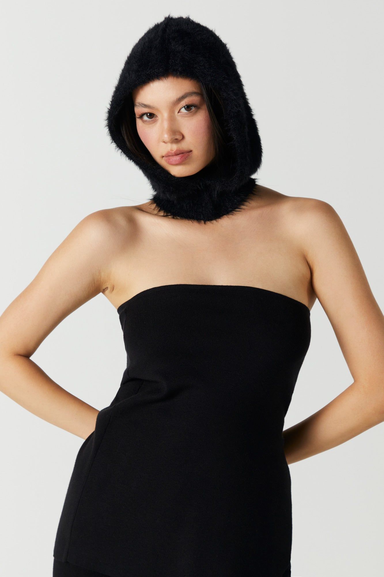 Chapeau-résille pelucheux sold by Urban Planet product image thumbnail 3