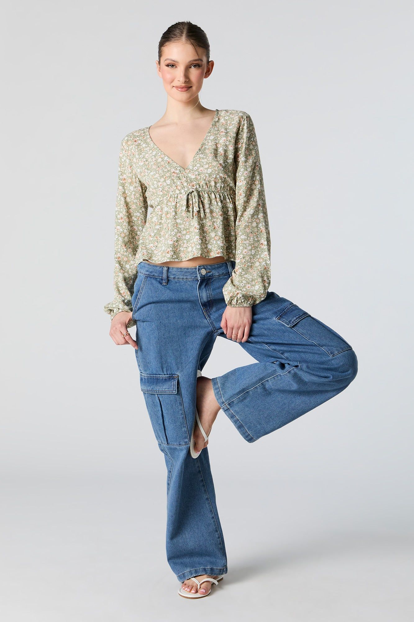 Haut à basque fleuri à encolure en V sold by Urban Planet product image thumbnail 3