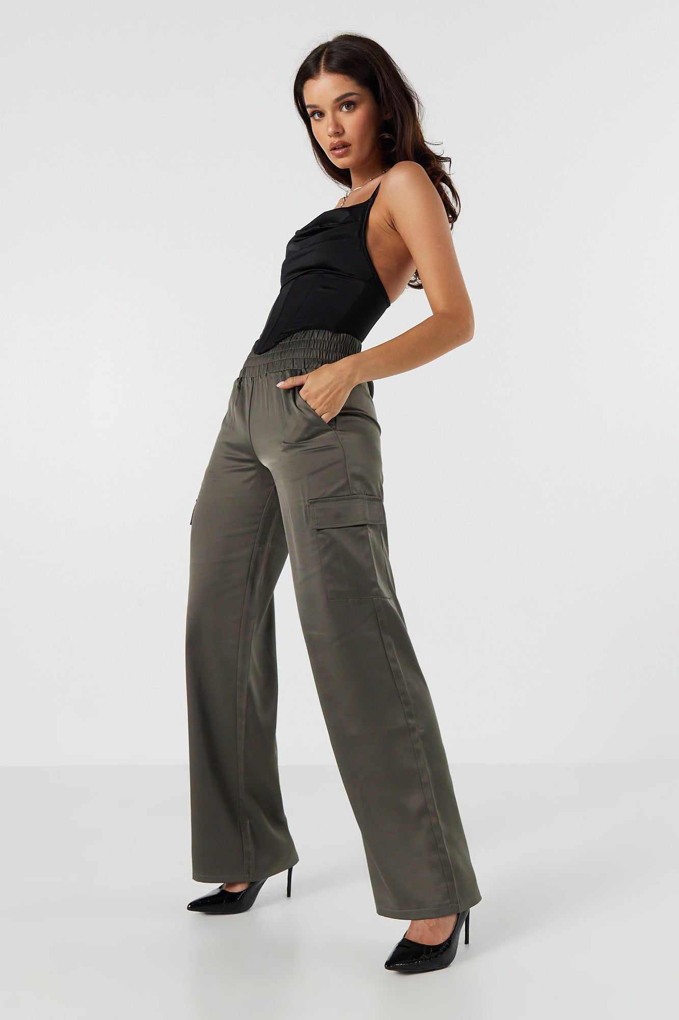 Pantalon cargo à jambe large en satin sold by Urban Planet product image thumbnail 4