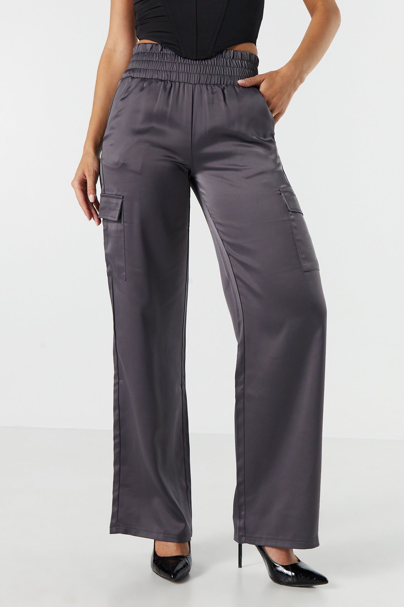 Pantalon cargo à jambe large en satin sold by Urban Planet product image thumbnail 2