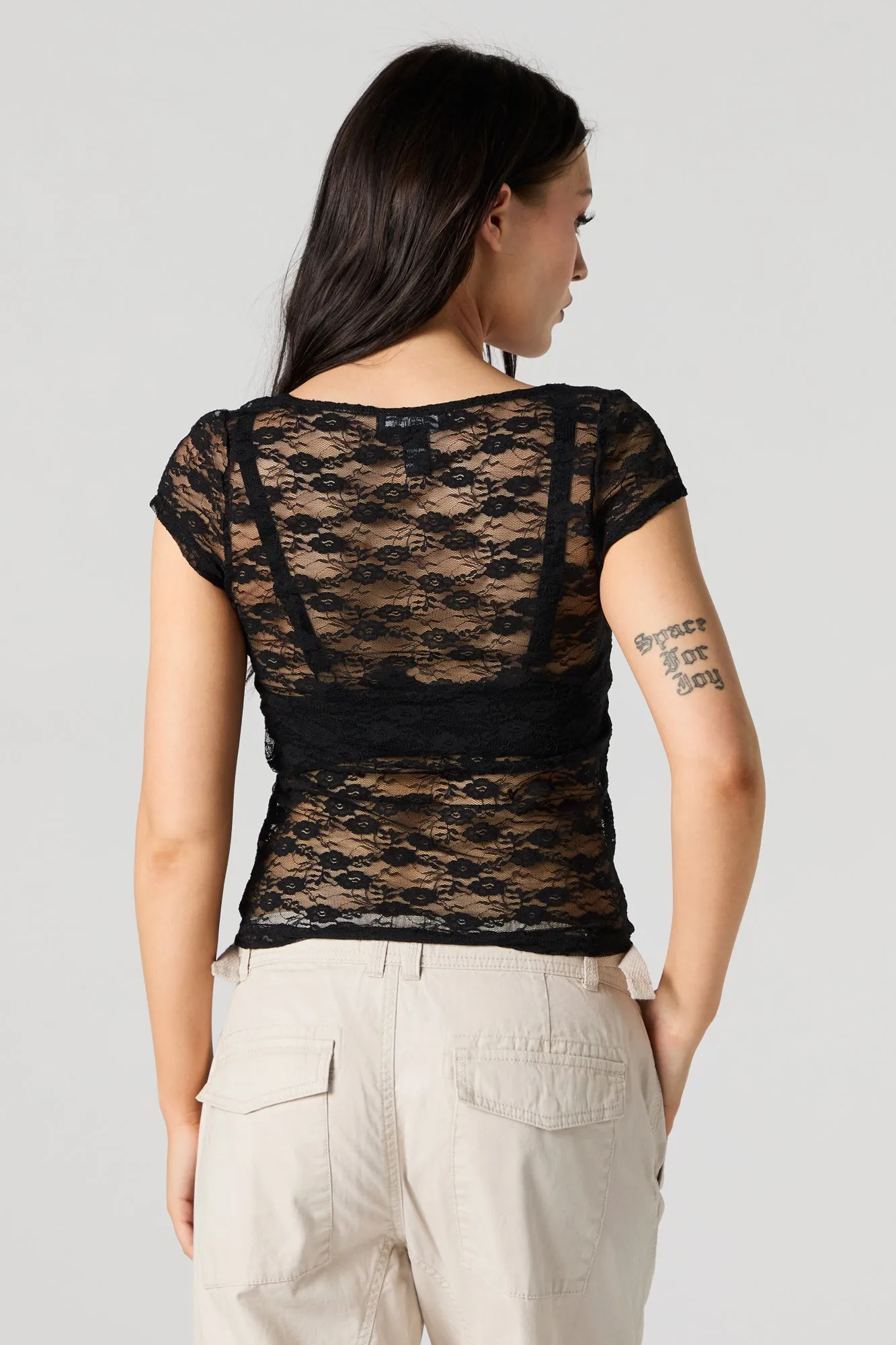 Haut diaphane avec denntelle fleurie et encolure dégagée sold by Urban Planet product image thumbnail 5