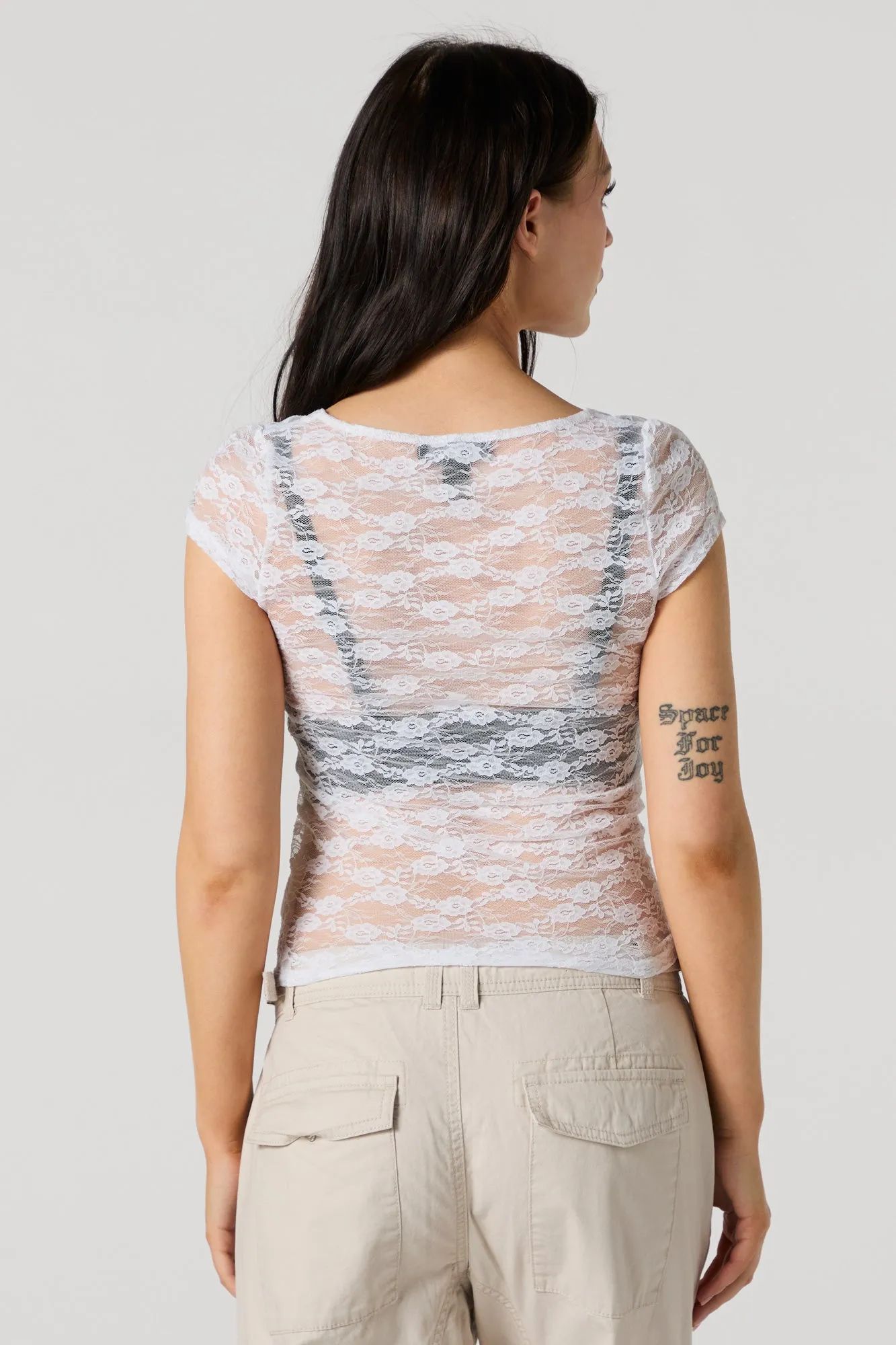 Haut diaphane avec denntelle fleurie et encolure dégagée sold by Urban Planet product image thumbnail 2