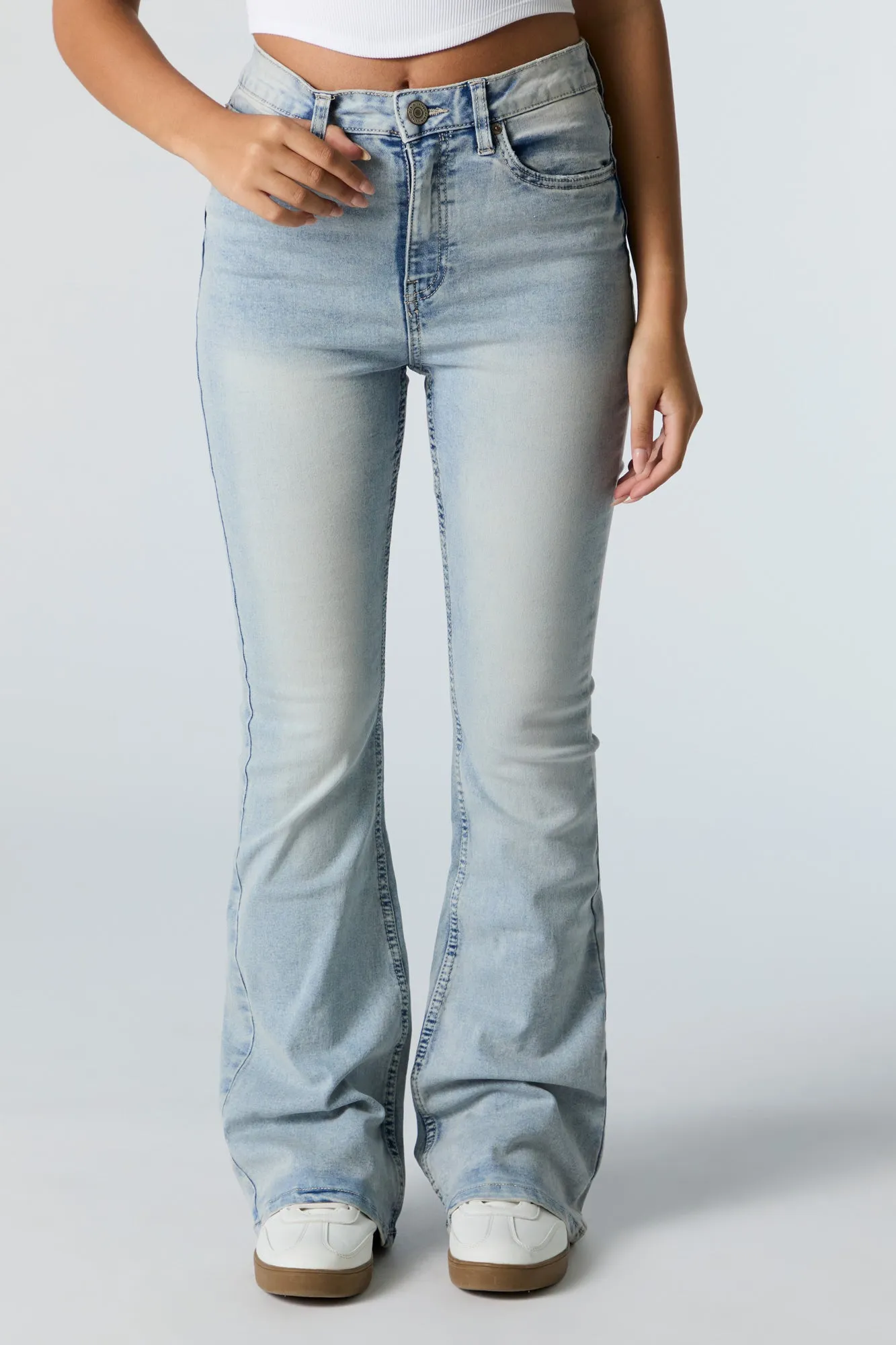 Jean à jambe évasée délavé vintage pâle à taille haute sold by Urban Planet product image thumbnail 2