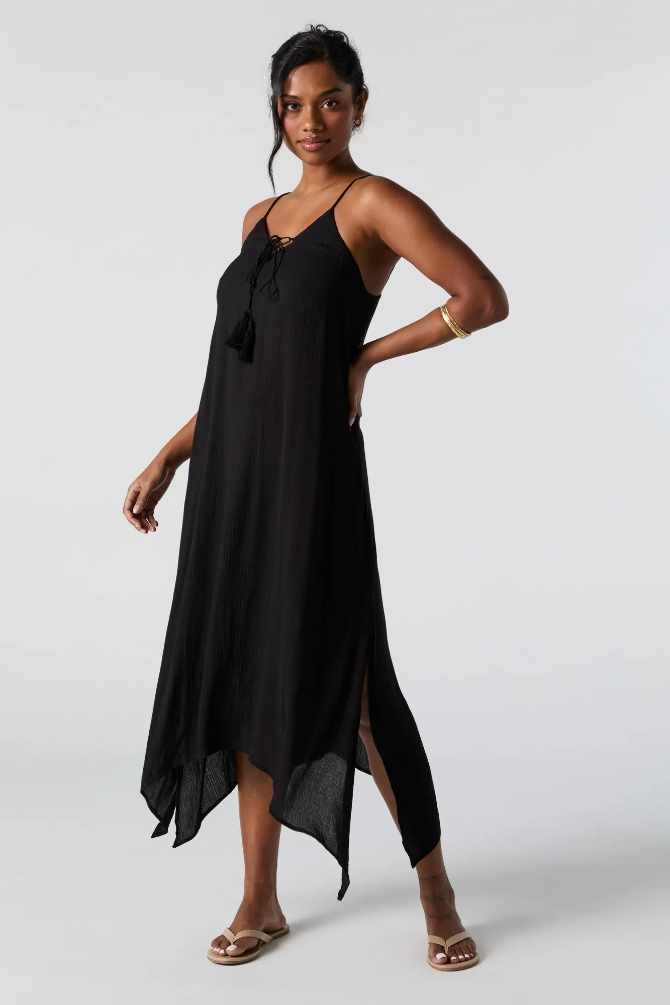 Robe midi avec pampilles et encolure en V sold by Urban Planet