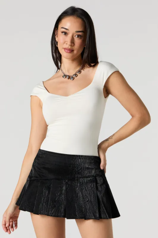 Maillot profilé cintré avec décolleté en coeur sold by Urban Planet