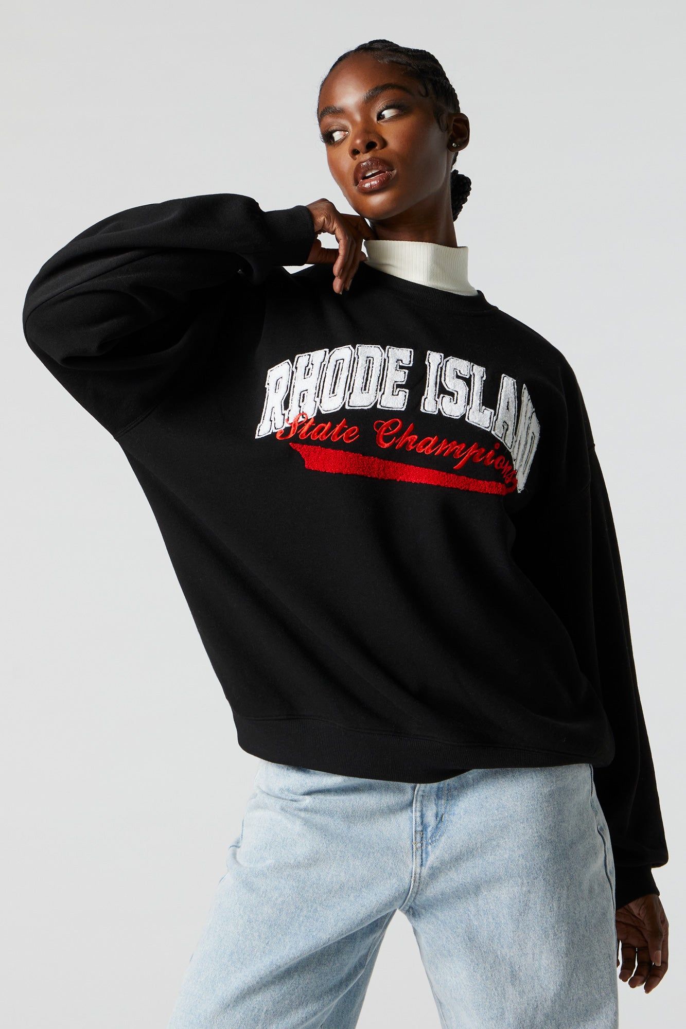 Chandail en molleton avec motif brodé en chenille Rhode Island sold by Urban Planet