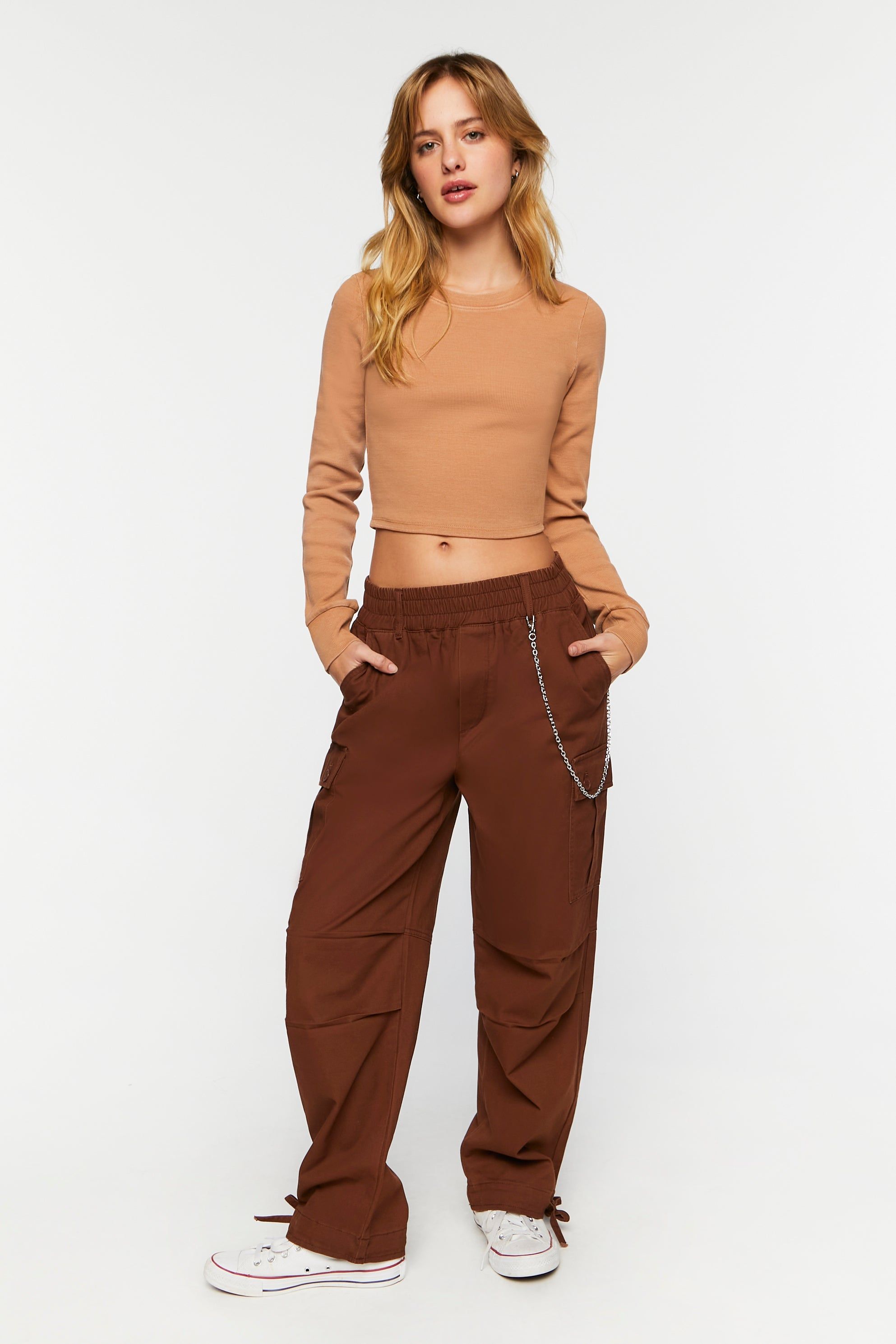 Pantalon cargo avec chaîne portefeuille et attaches aux chevilles sold by Urban Planet