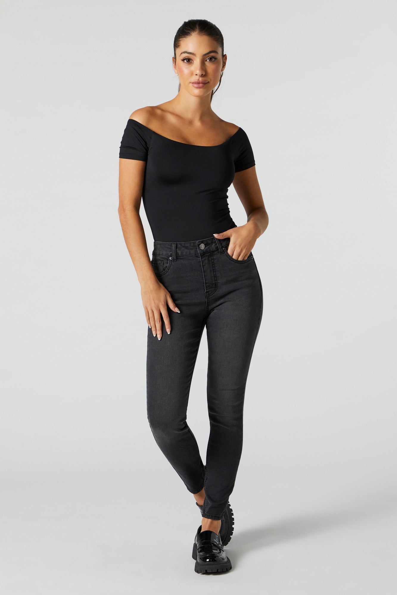 Jean Miami délavé noir à taille haute sold by Urban Planet product image thumbnail 4