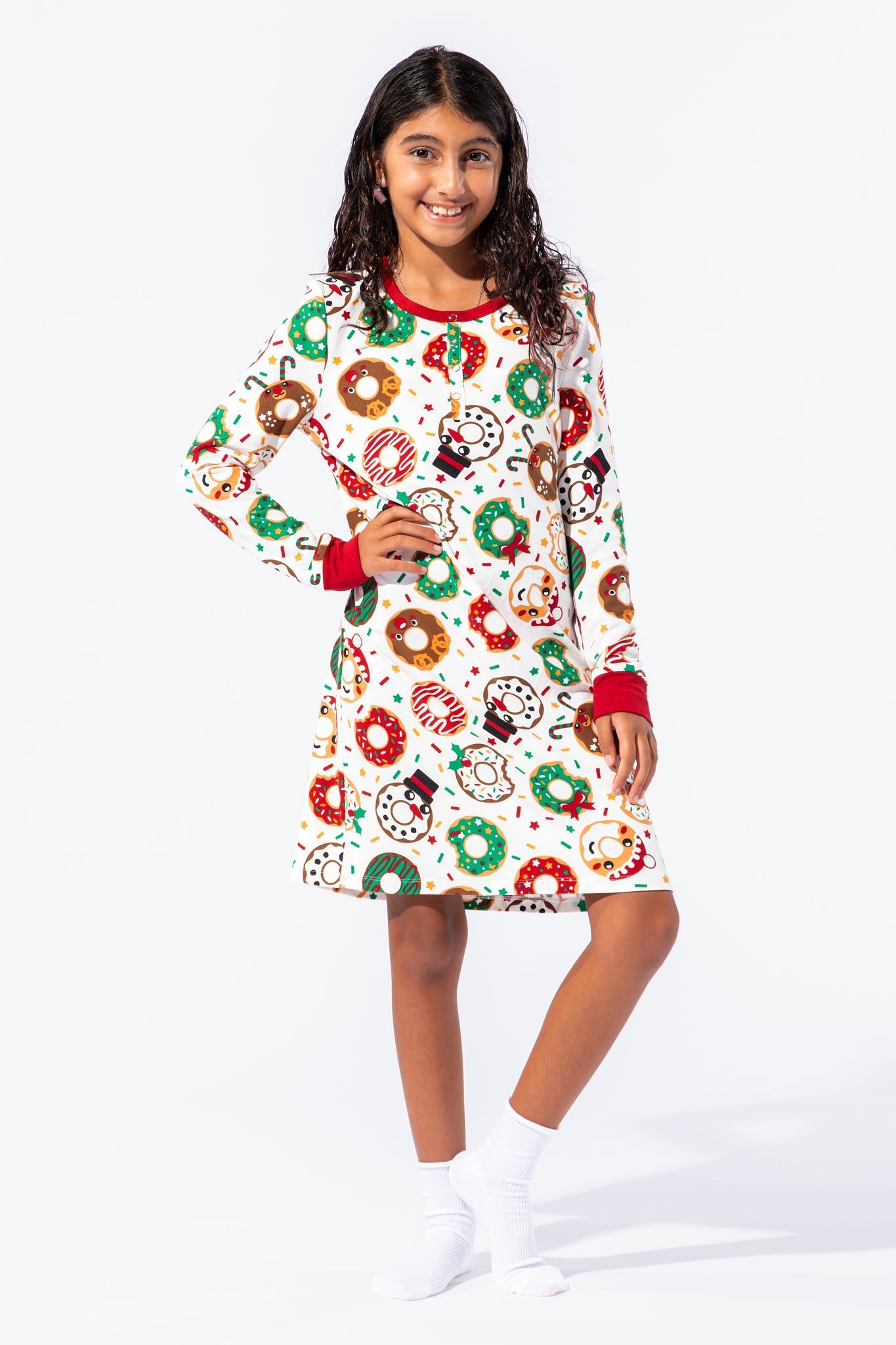 Robe de nuit Pyjamas de Famille à imprimé Beigne de Noël pour fille sold by Urban Planet