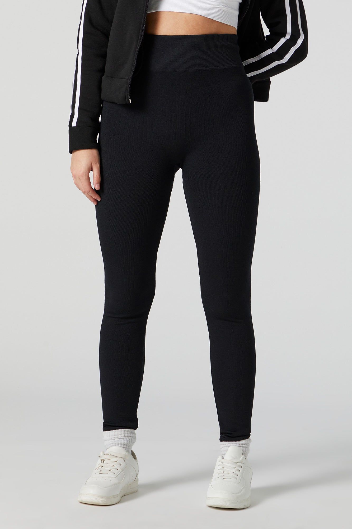 Legging doublé de similifourrrure sold by Urban Planet product image thumbnail 5