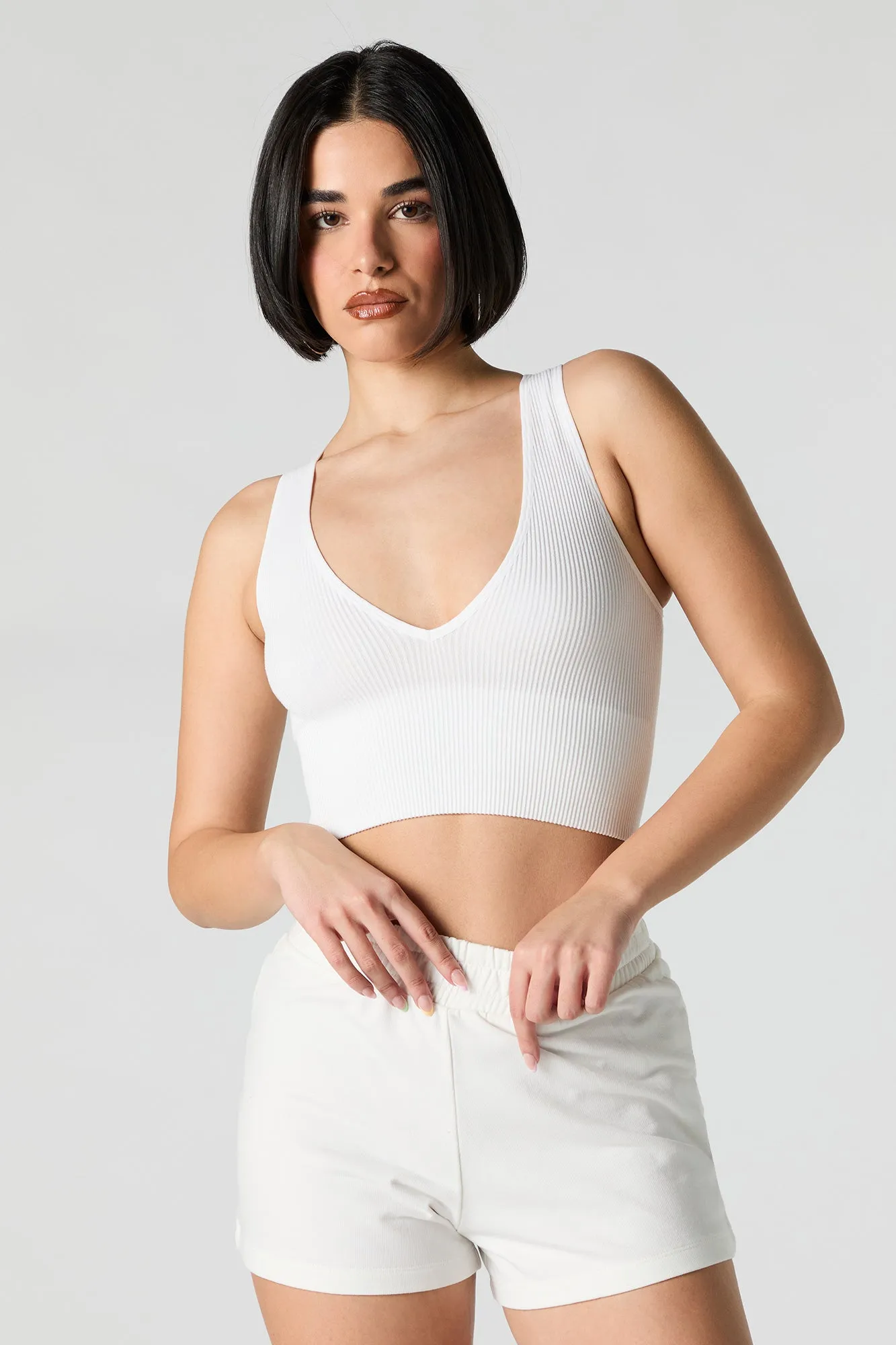 Débardeur court côtelé sans couture à encolure en V sold by Urban Planet product image thumbnail 2