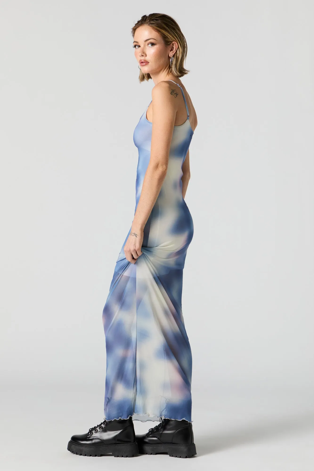 Robe maxi sans manches en filet imprimé bleu sold by Urban Planet product image thumbnail 2