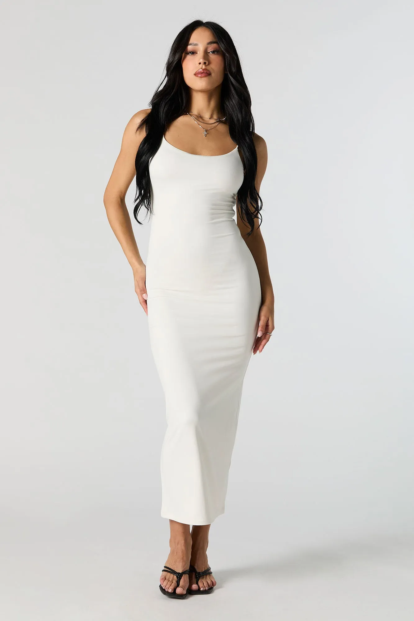 Robe maxi moulante profilée à encolure dégagée sold by Urban Planet product image thumbnail 4