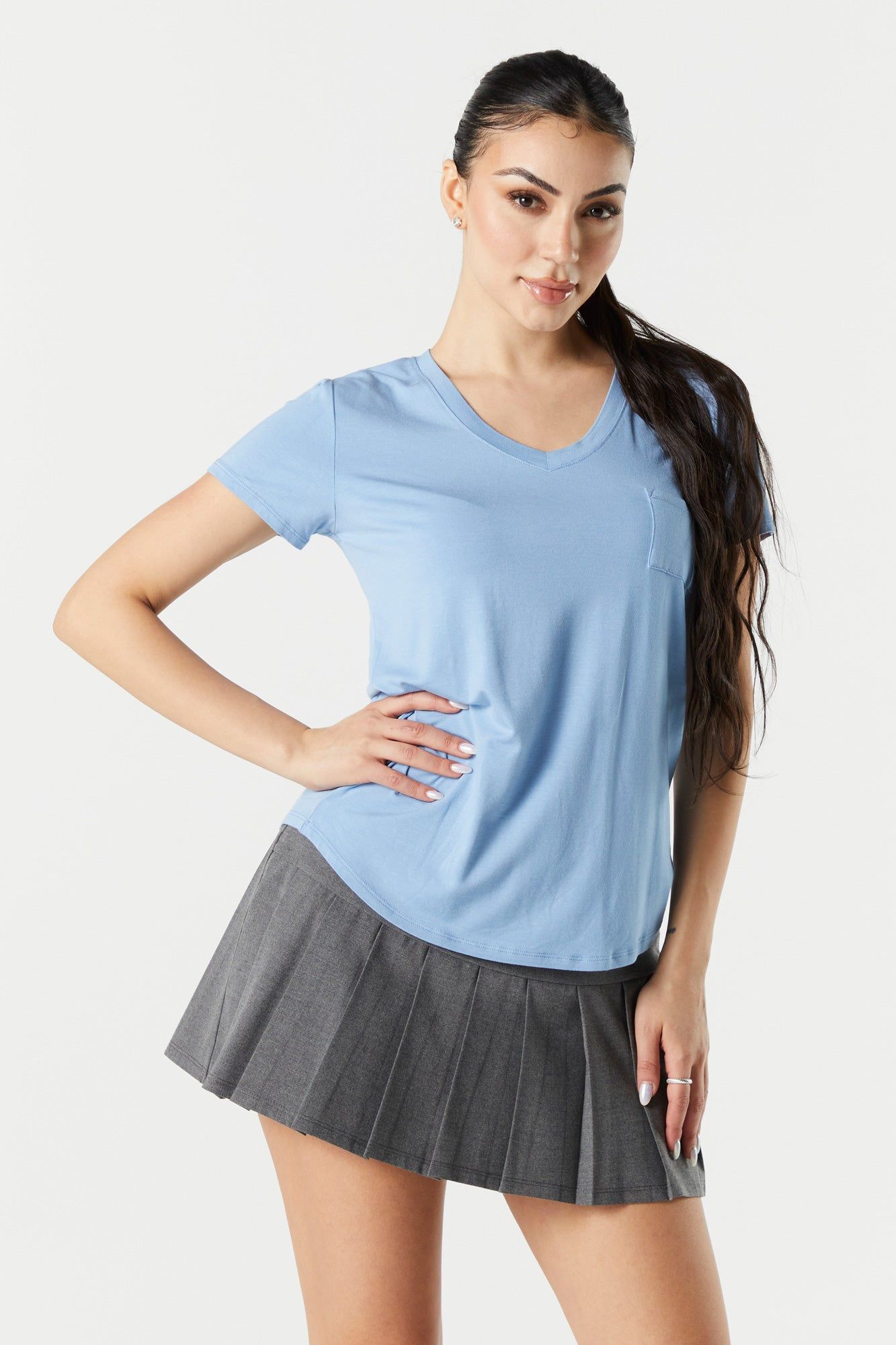 T-shirt avec poche et encolure en V sold by Urban Planet