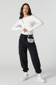 Jogger cargo avec poches multiples en molleton sold by Urban Planet