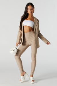 Blazer droit sold by Urban Planet