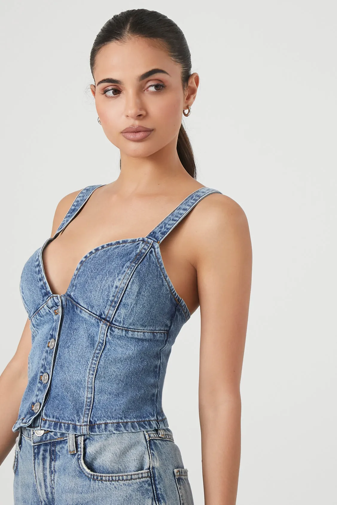 Débardeur en denim à décolleté en coeur sold by Urban Planet product image thumbnail 2