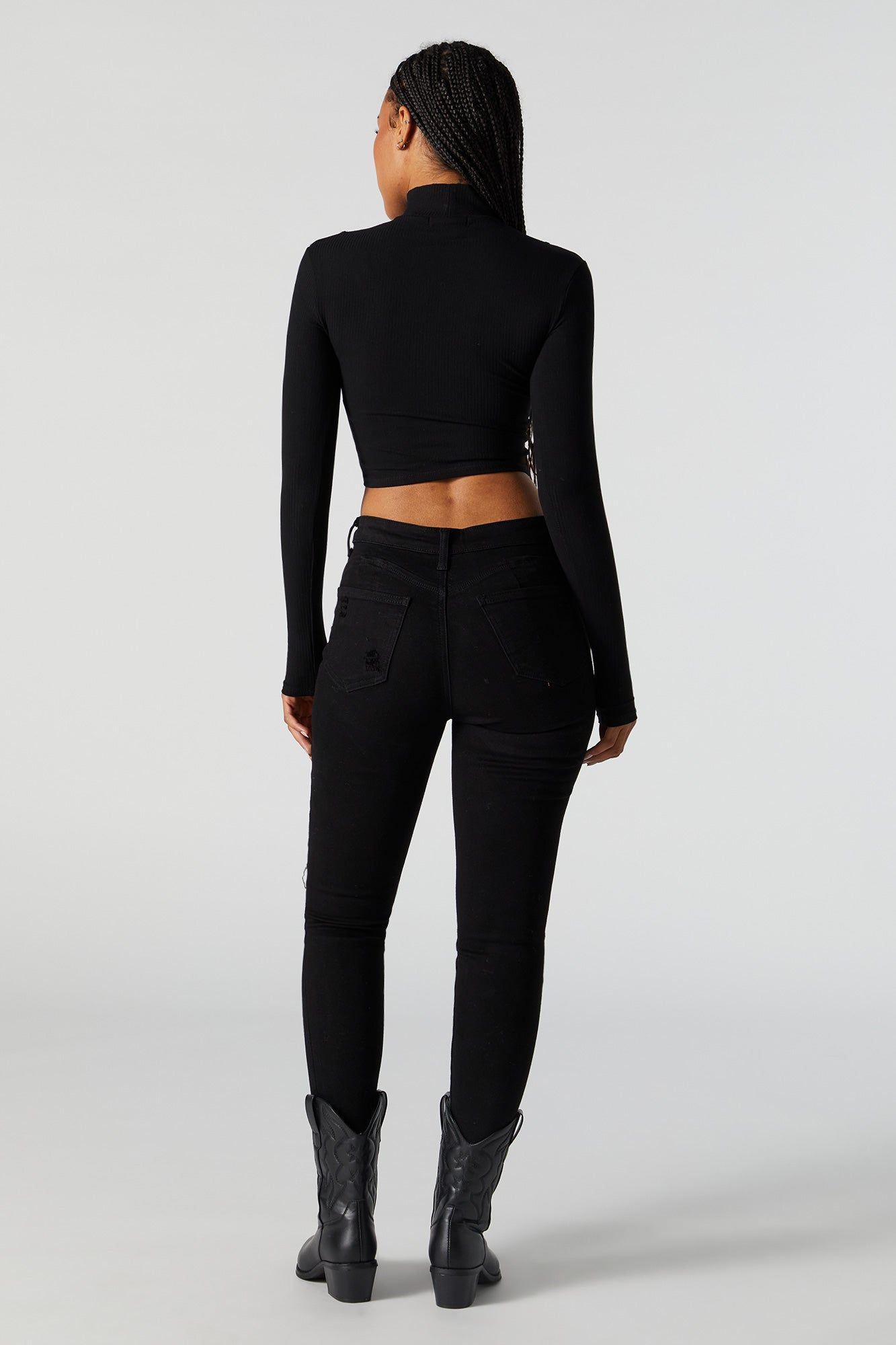 Jean remonte-fesses ajusté d'aspect usé délavé noir sold by Urban Planet product image thumbnail 3