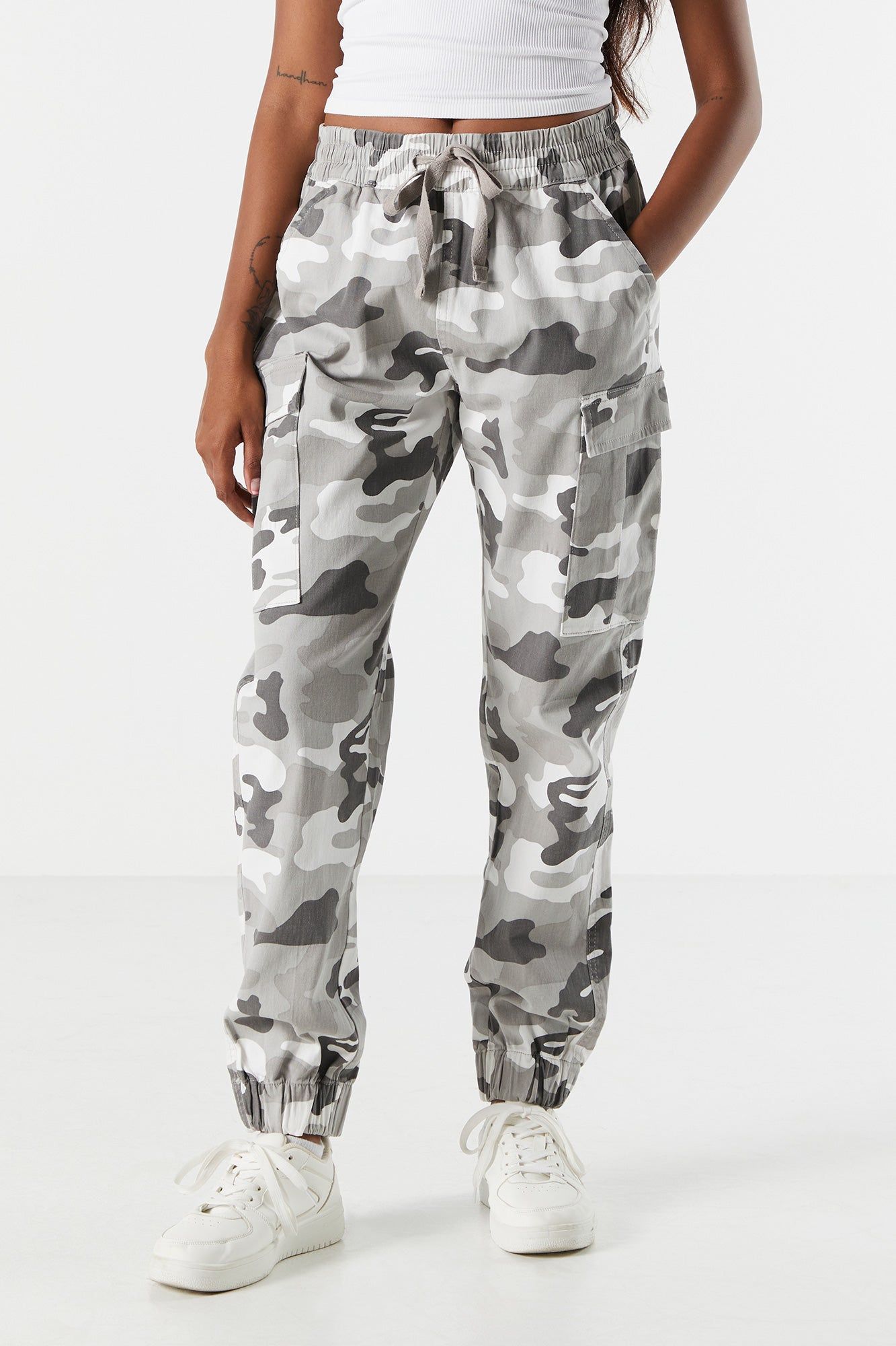 Jogger cargo à imprimé camouflage sold by Urban Planet product image thumbnail 2