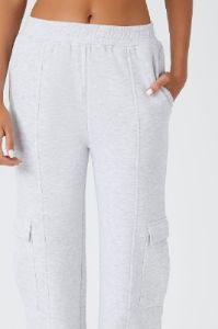 Pantalon cargo à jambe droite en molleton sold by Urban Planet