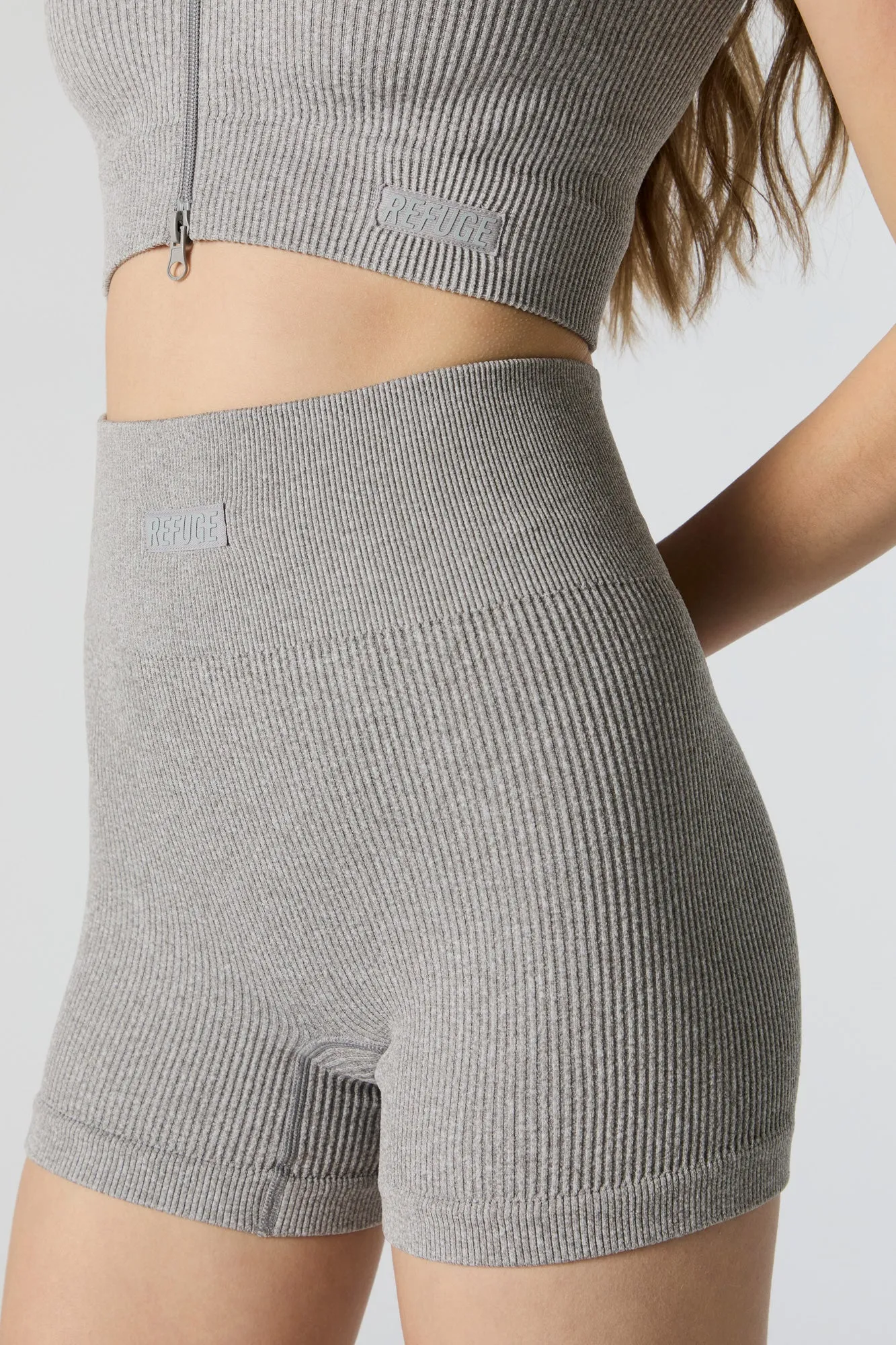 Haut Active côtelé sans couture à manches courtes avec fermeture à glissière sold by Urban Planet product image thumbnail 5