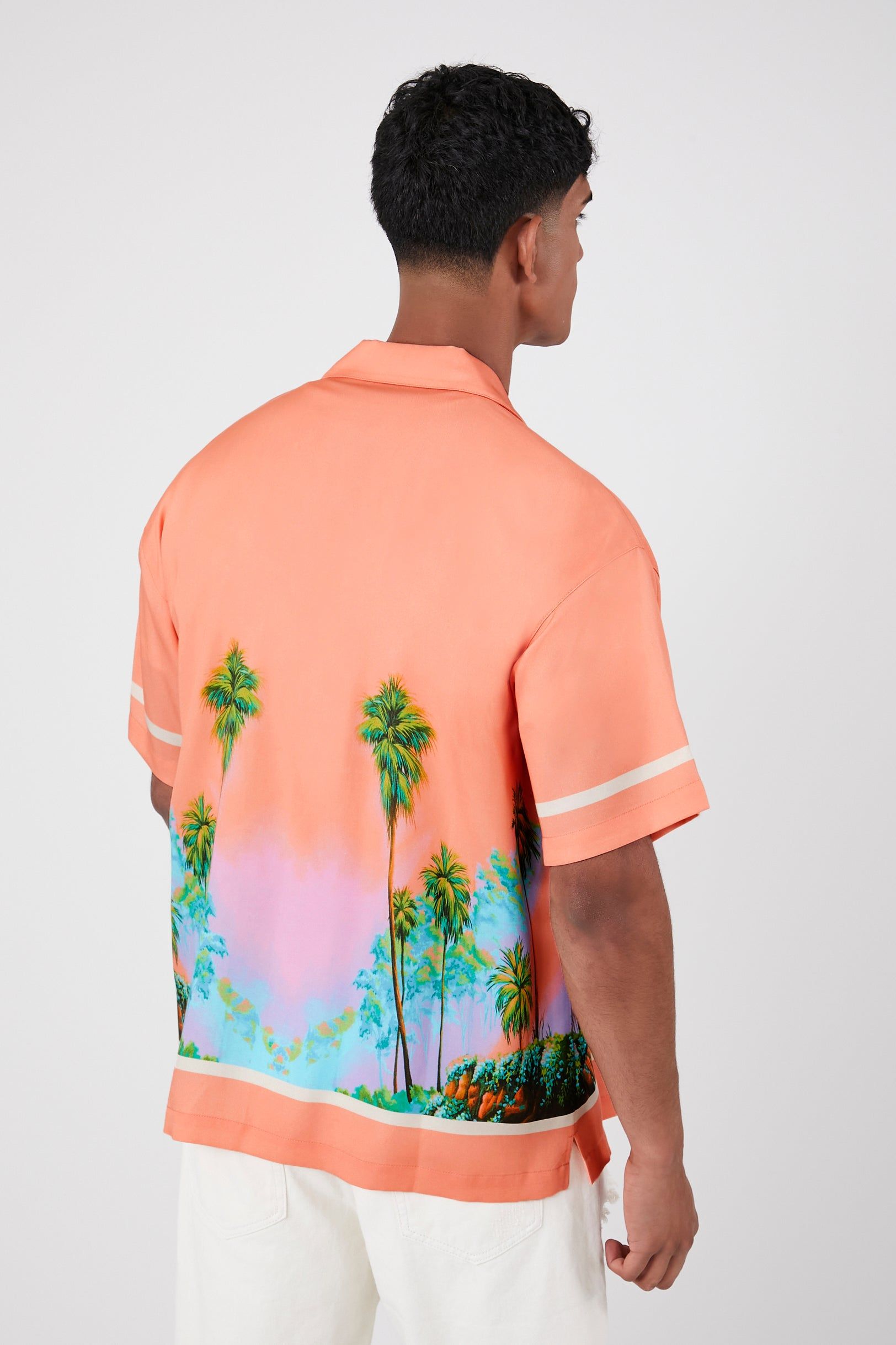 Haut boutonné avec motif tropical sold by Urban Planet product image thumbnail 3