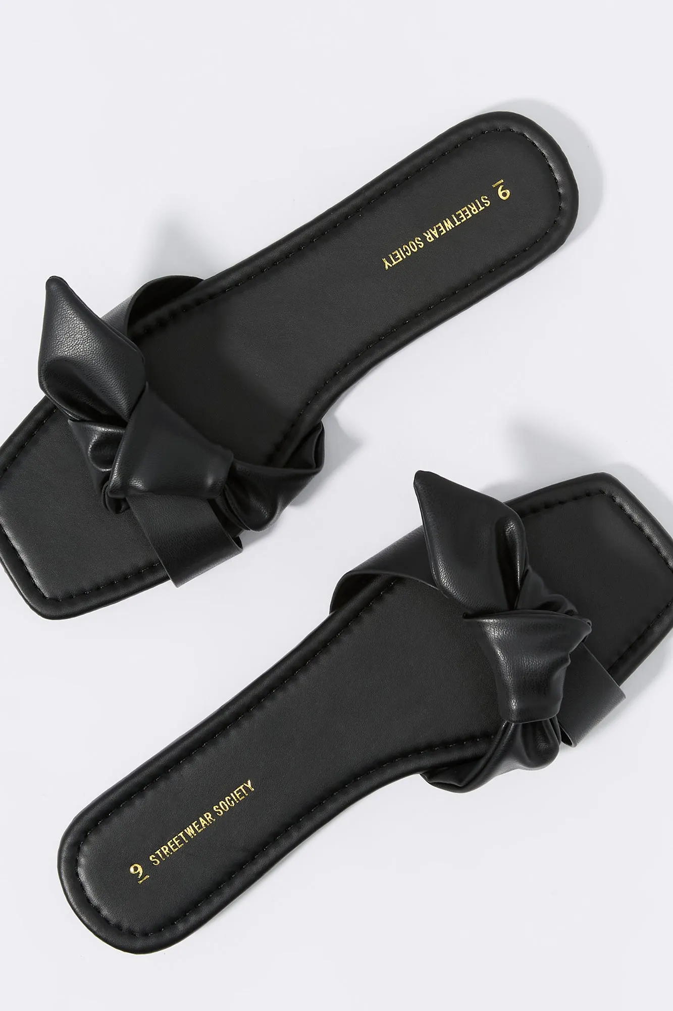 Sandales à enfiler en similicuir avec noeuds sold by Urban Planet