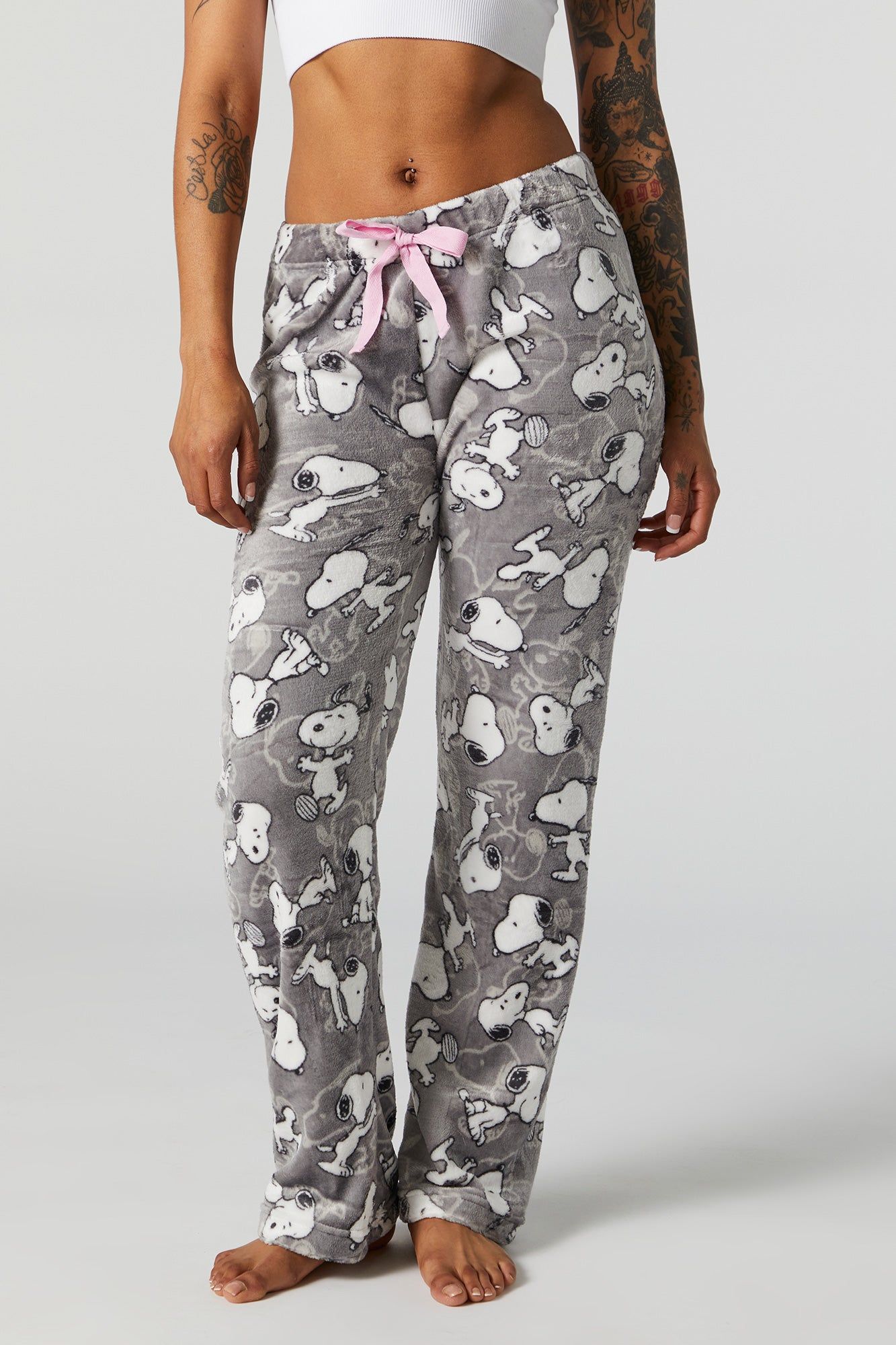 Pantalon de pyjama en peluche à imprimé Snoopy sold by Urban Planet product image thumbnail 2