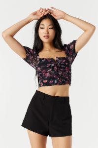 Haut court volanté en filet fleuri noir sold by Urban Planet