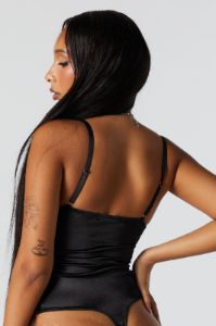 Maillot-corset en satin avec liséré de dentelle sold by Urban Planet