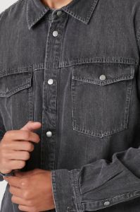 Haut en denim avec boutons-pression sold by Urban Planet